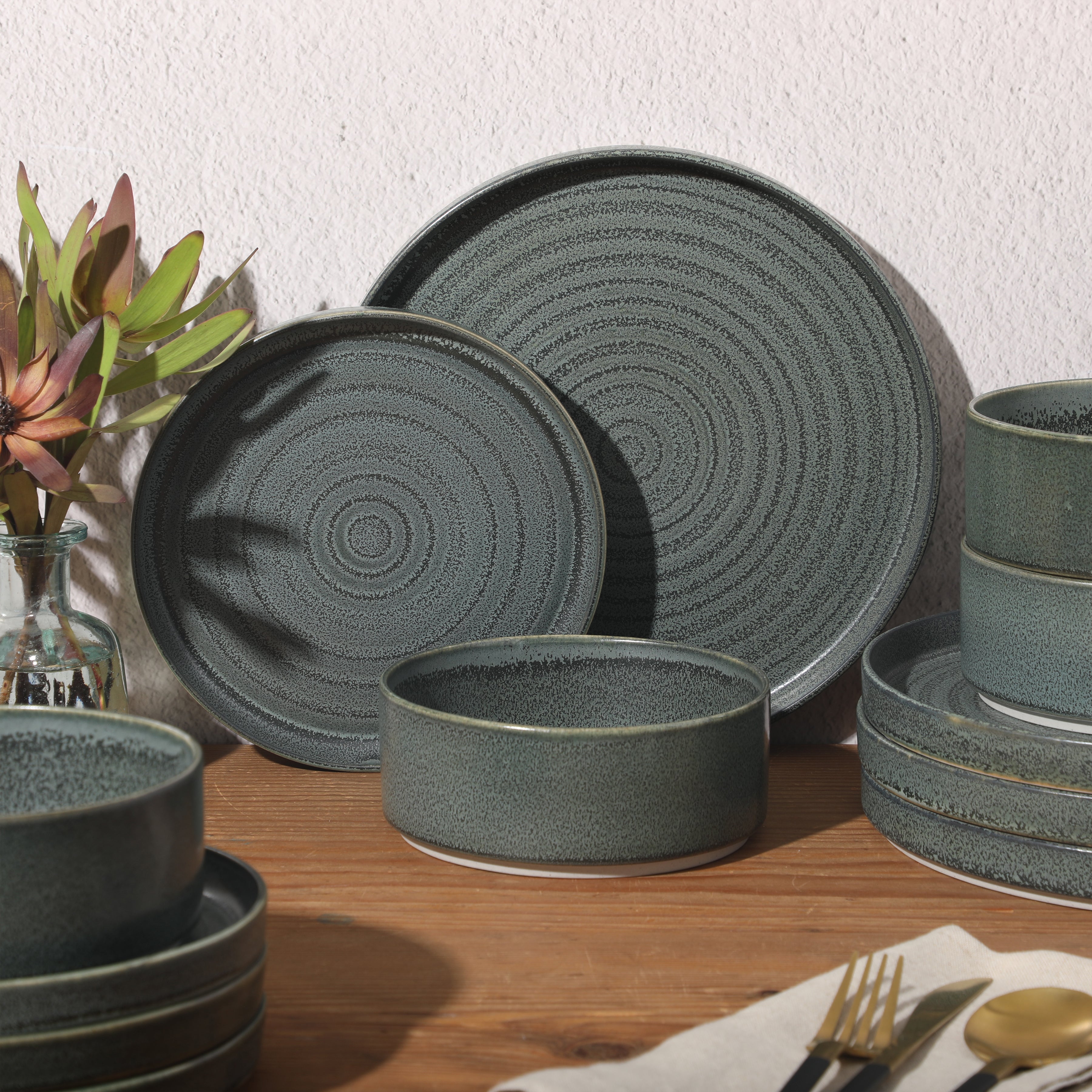 Gibson Elite Echo Bay 12 Piece Porcelain Reactive Glaze (Service for 4) Ceramic Plates and Bowls Modern Stackable Dinnerware Set