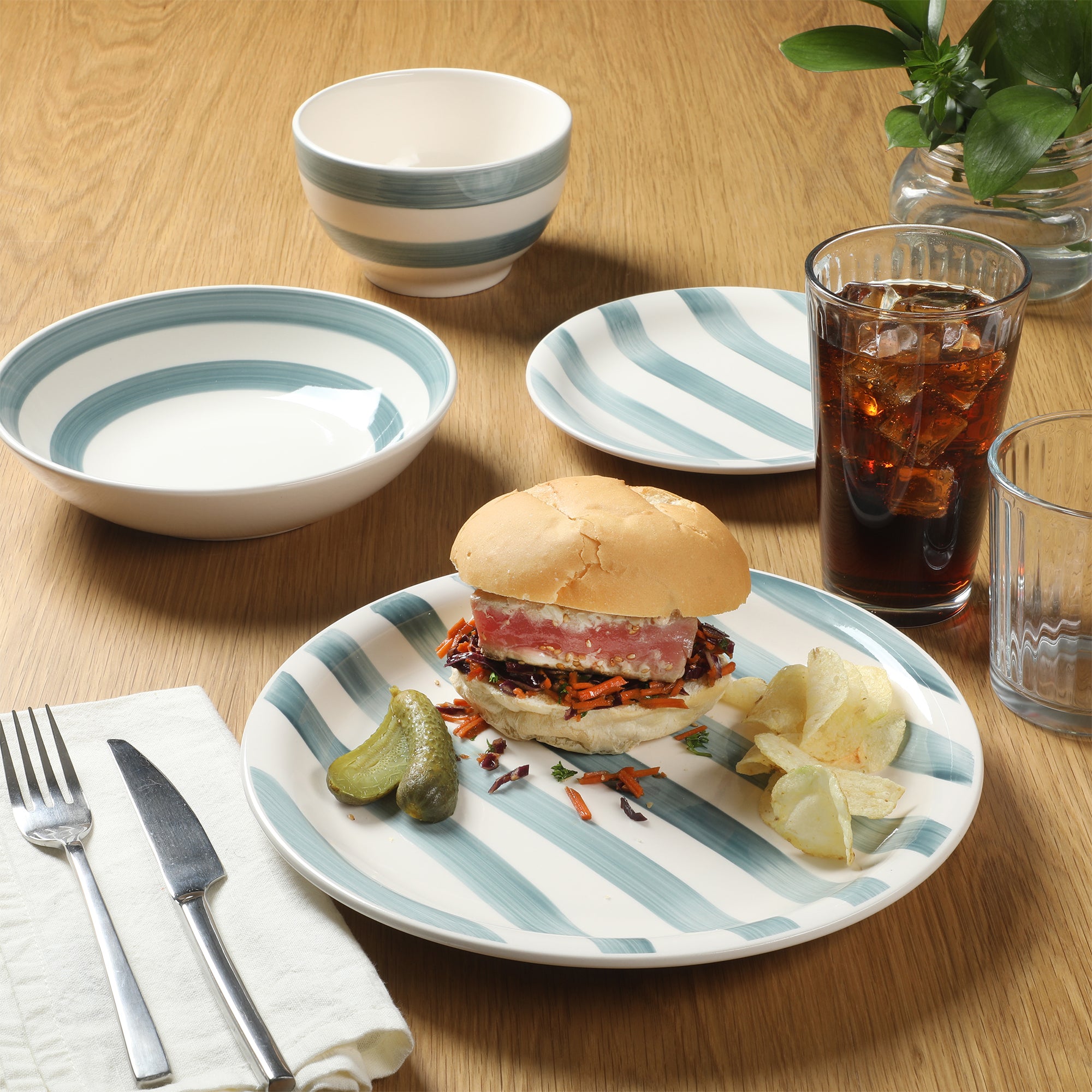 Kenwood Shores 16-Piece Dinnerware Set