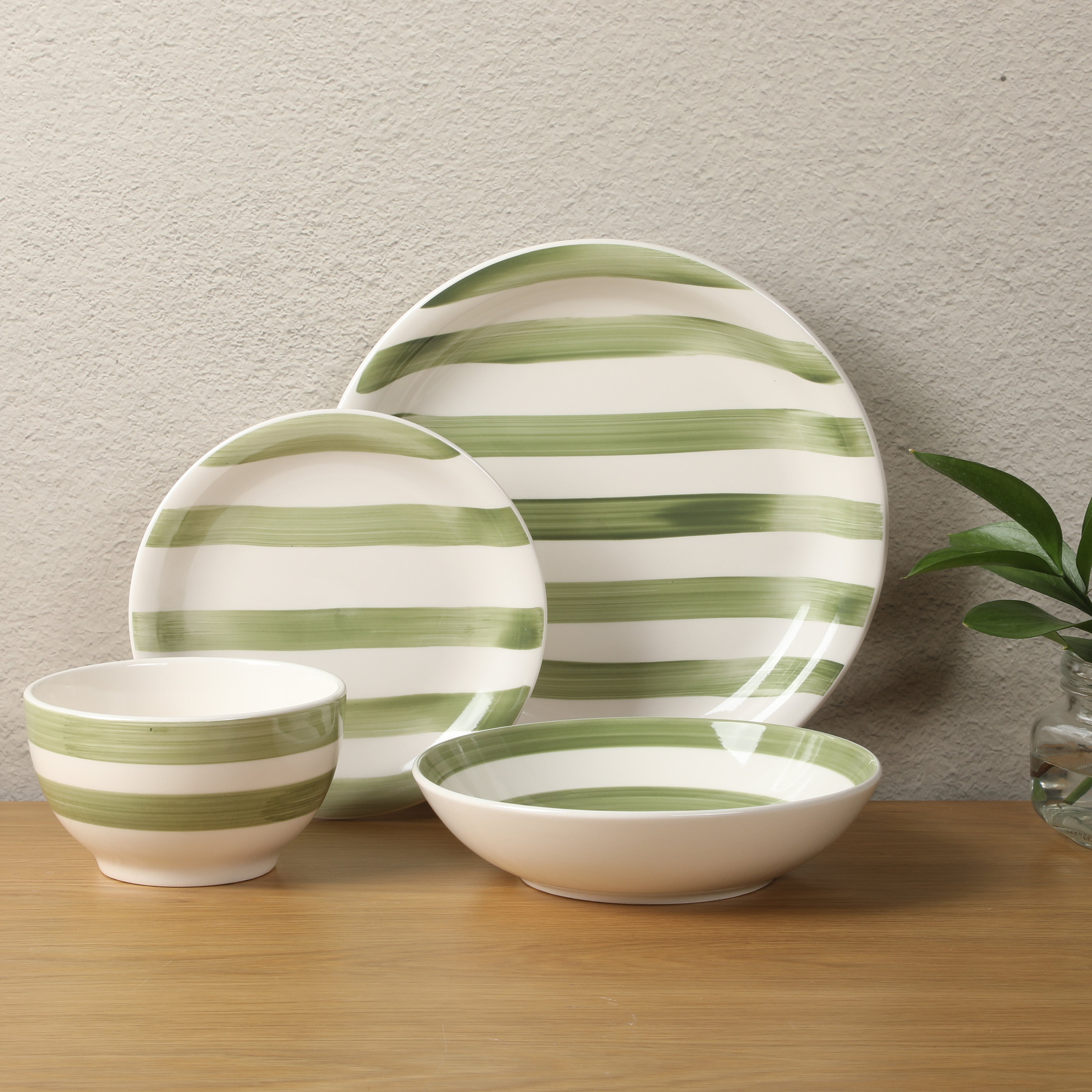 Gibson Home Kenwood Shores 16 Piece Dinnerware Set, Stoneware, Hand-Painted Plates and Bowls, Service for 4, Microwave & Dishwasher Safe