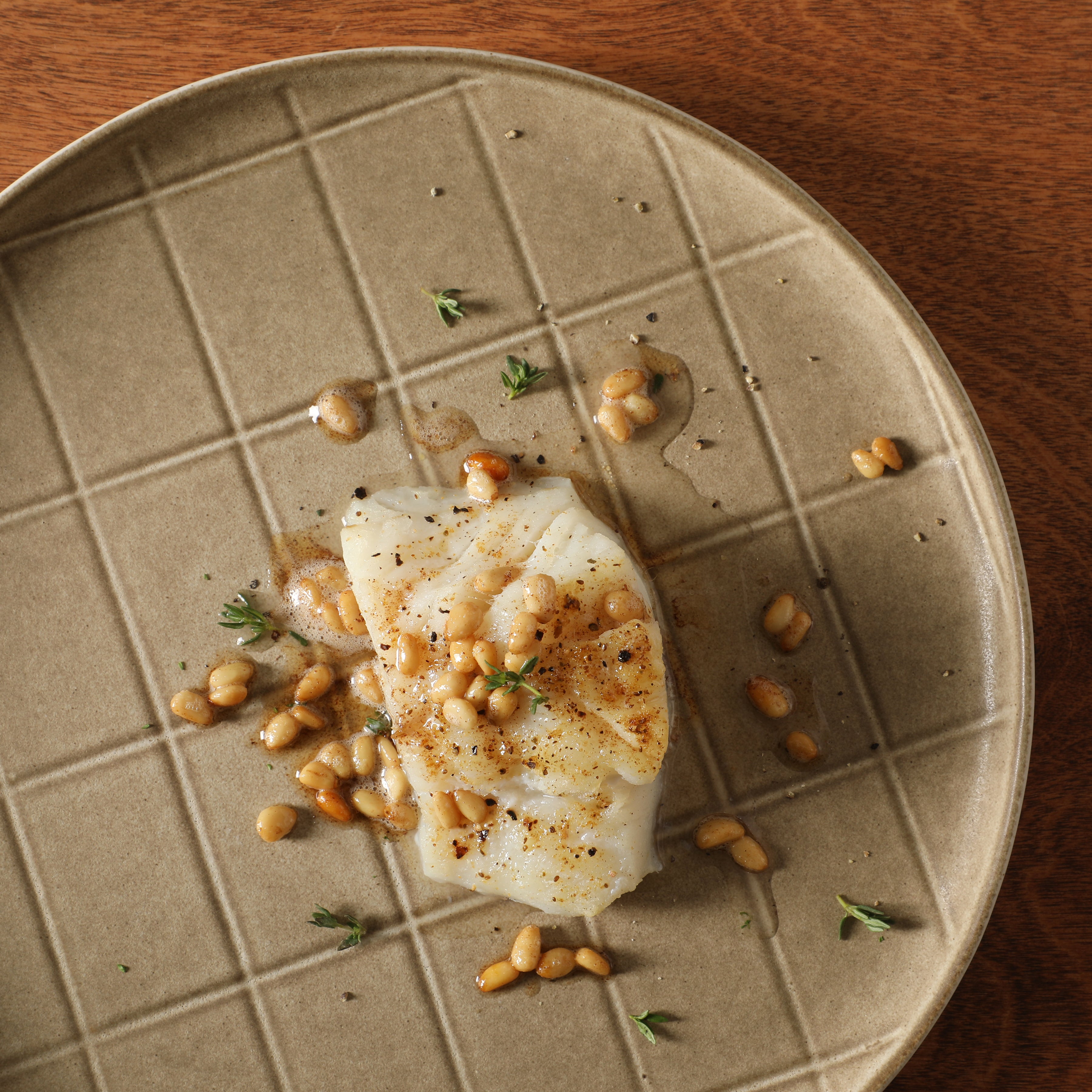 Gisbon Elite Butterwick 12 Piece Plates and Bowls Stoneware Dinnerware Set - Reactive Glaze Patterned Dishes - Microwave and Dishwasher Safe