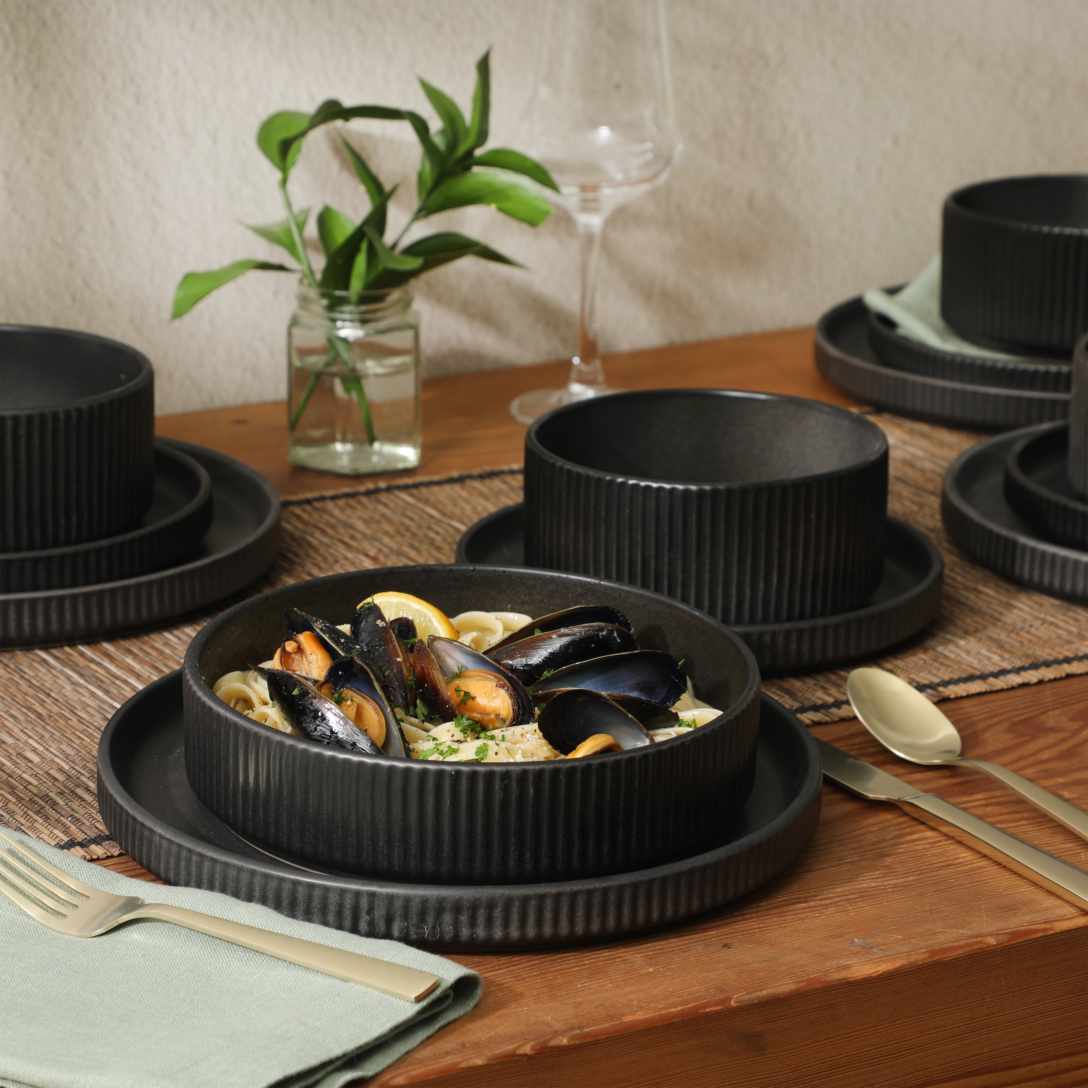 Gibson Elite Deerfield 16-Piece Stoneware Dinnerware Set – Stackable Plates and Bowls, Reactive Glaze Finish, Service for 4 – Microwave & Dishwasher Safe