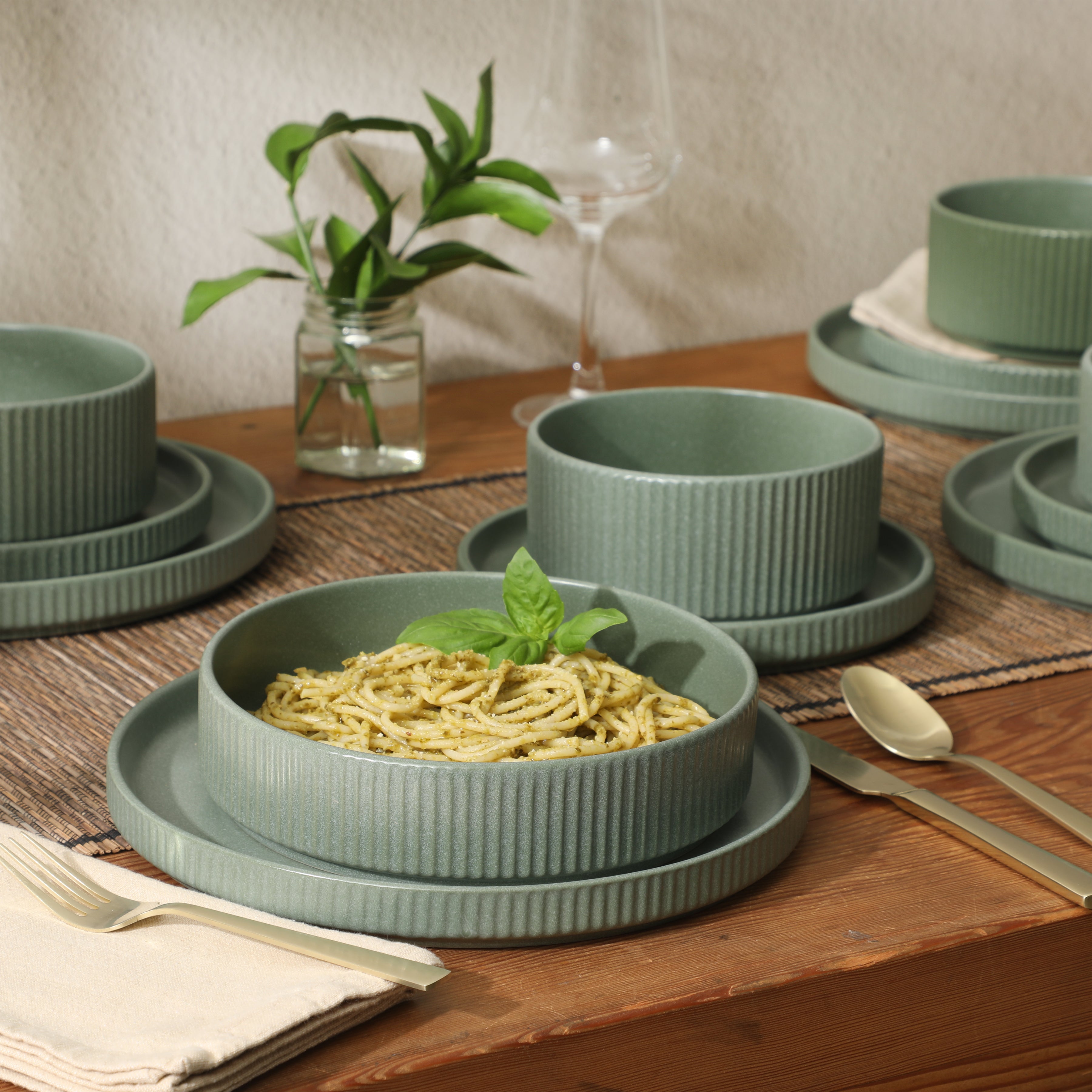 Gibson Elite Deerfield 16-Piece Stoneware Dinnerware Set – Stackable Plates and Bowls, Reactive Glaze Finish, Service for 4 – Microwave & Dishwasher Safe