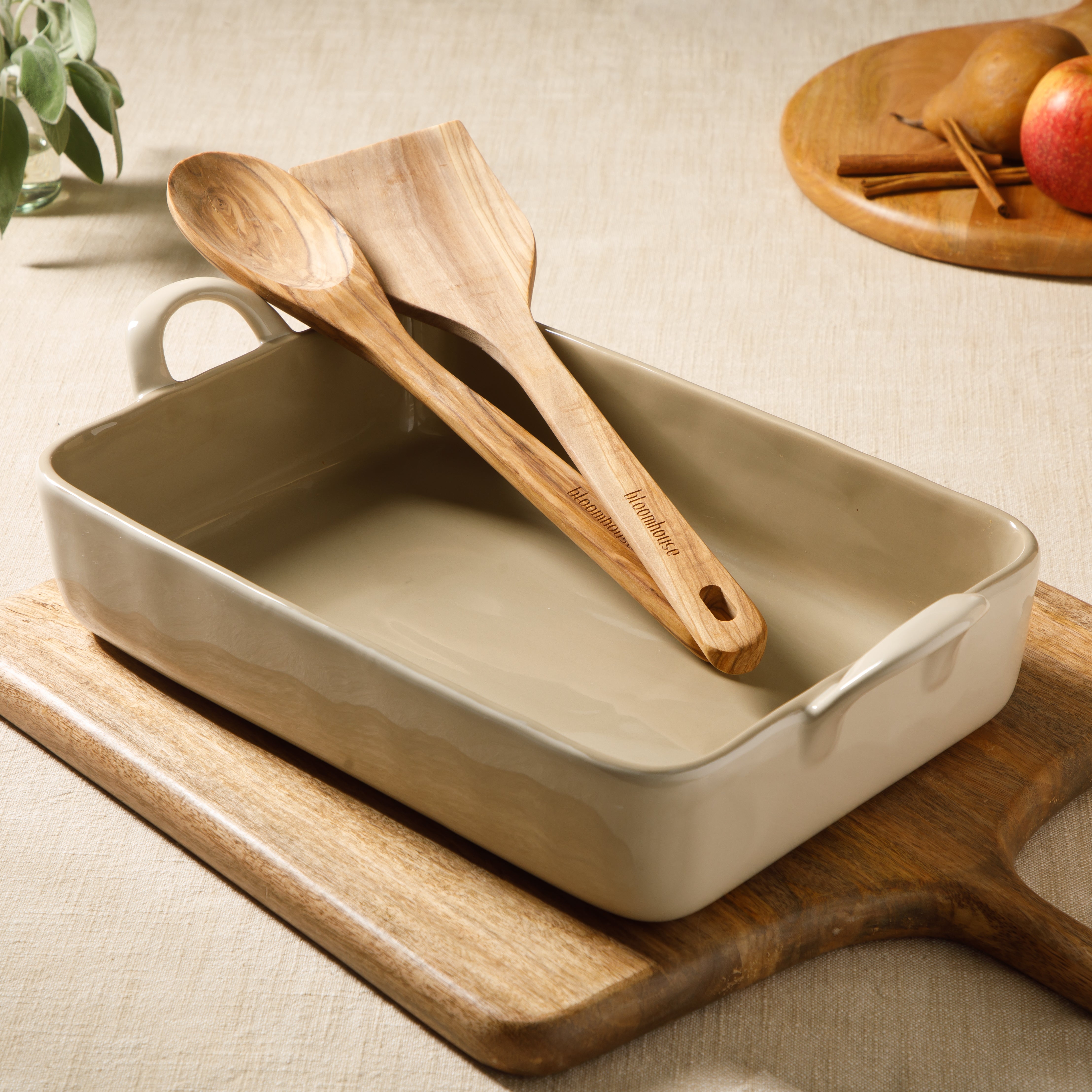 Bloomhouse 3-Piece 4.8-Quart 9 X 13 Ceramic Bakeware Set with Olive Wood Tools – Linen/Taupe Baking Dish with Handles, Oven Safe, Durable Stoneware for Casseroles, Roasting & Serving