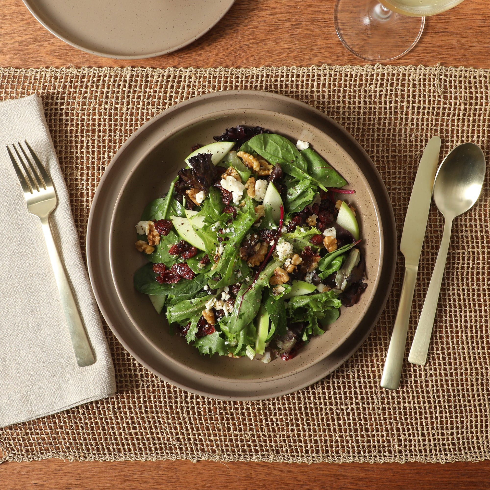 Gibson Elite Overbrook 16-Piece Pottery Clay Stoneware Dinnerware Set –  Reactive Glaze, Stackable Plates and Bowls w/ Pasta Bowl, Service for 4 – Microwave & Dishwasher Safe