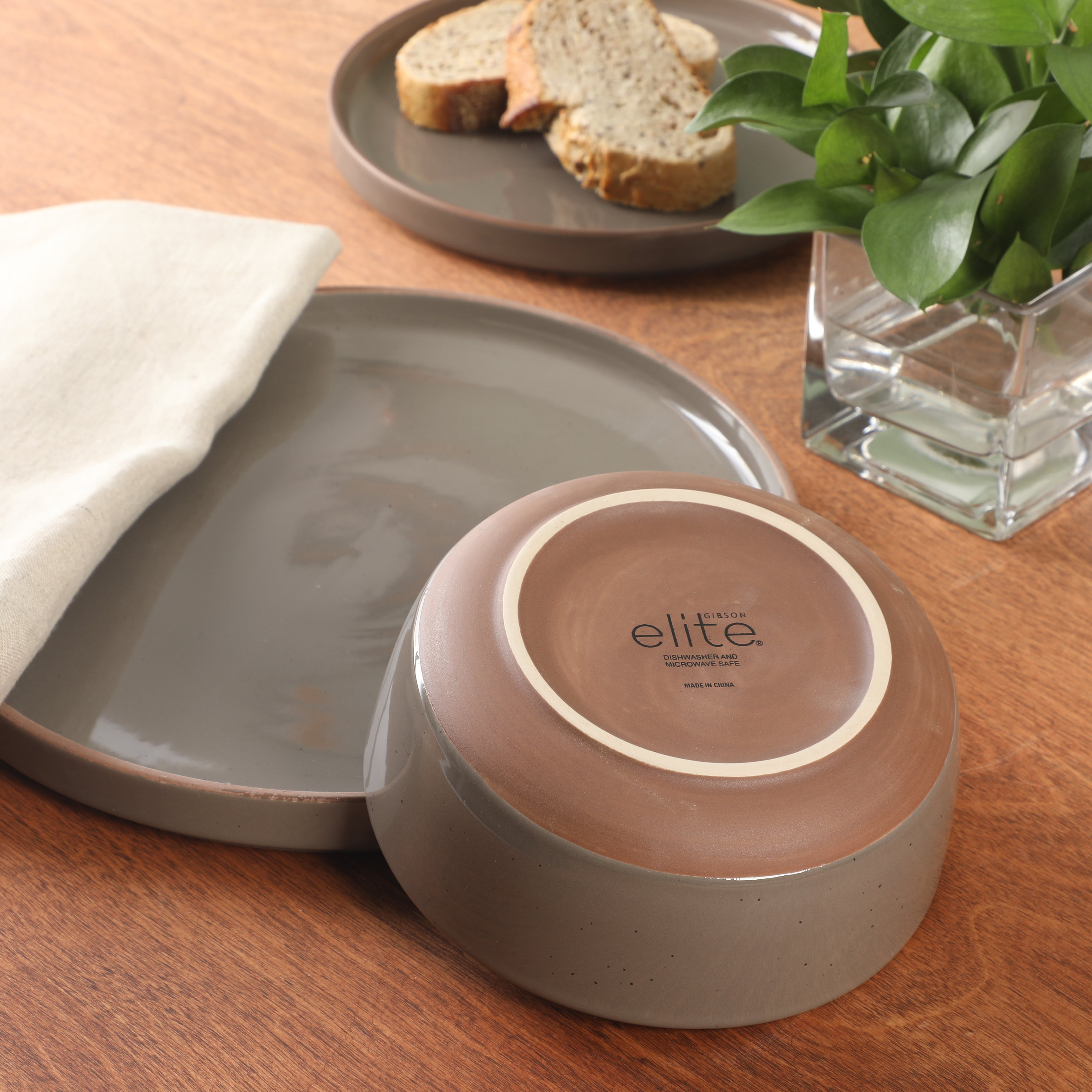Gibson Elite Northrock Stoneware Dinnerware Set, 16-Piece Service for 4 Plates and Bowls Set – Dishes with Hand-Painted Terracotta Base