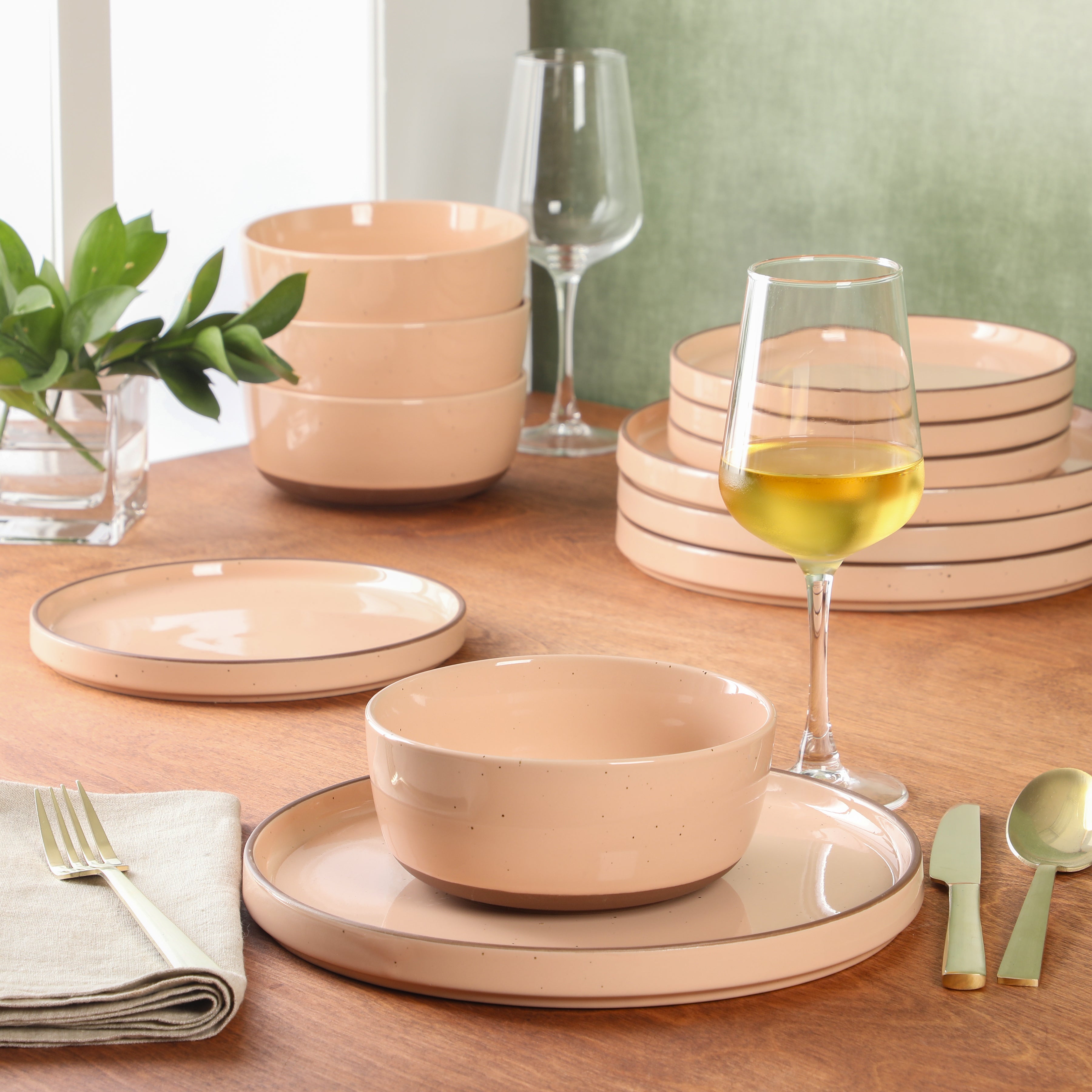 Gibson Elite Northrock Stoneware Dinnerware Set, 16-Piece Service for 4 Plates and Bowls Set – Dishes with Hand-Painted Terracotta Base