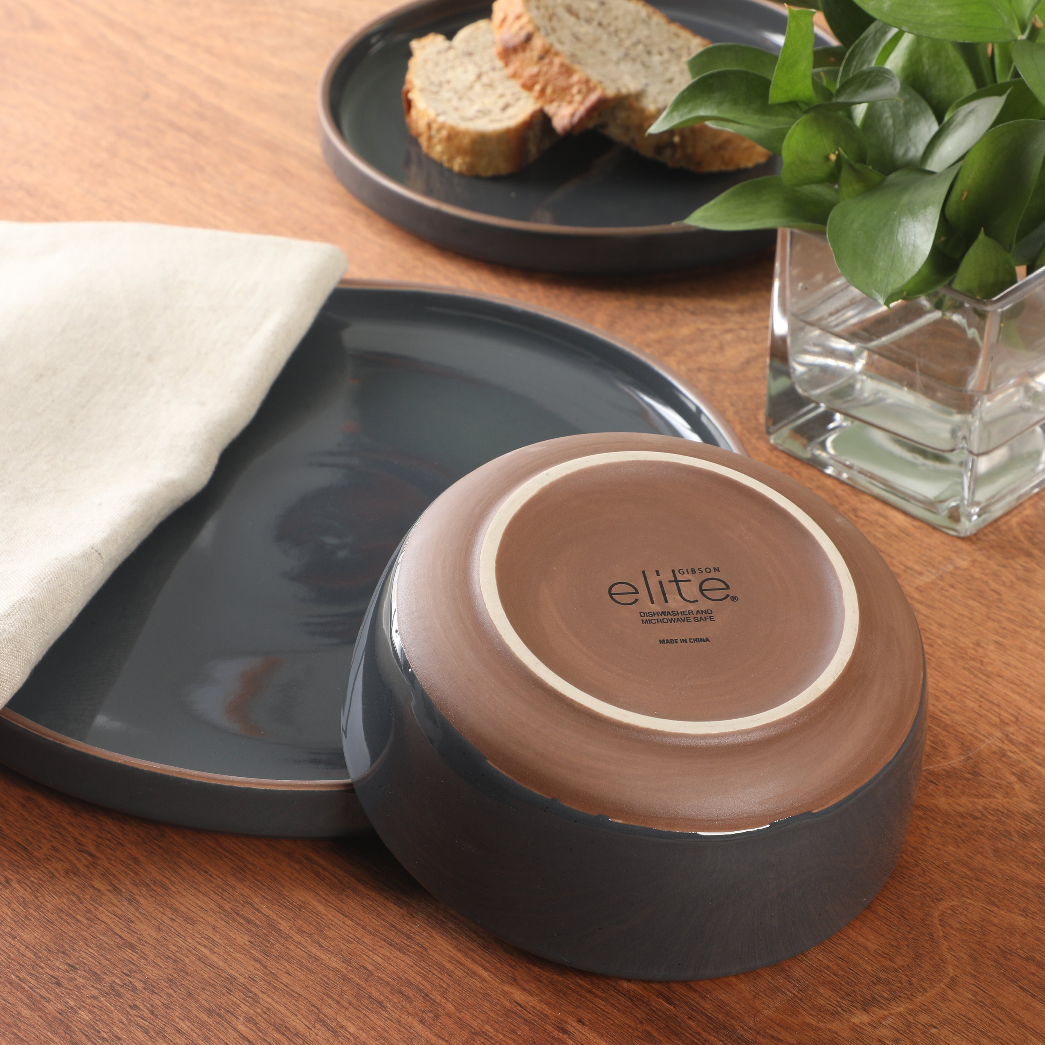 Gibson Elite Northrock Stoneware Dinnerware Set, 16-Piece Service for 4 Plates and Bowls Set – Dishes with Hand-Painted Terracotta Base