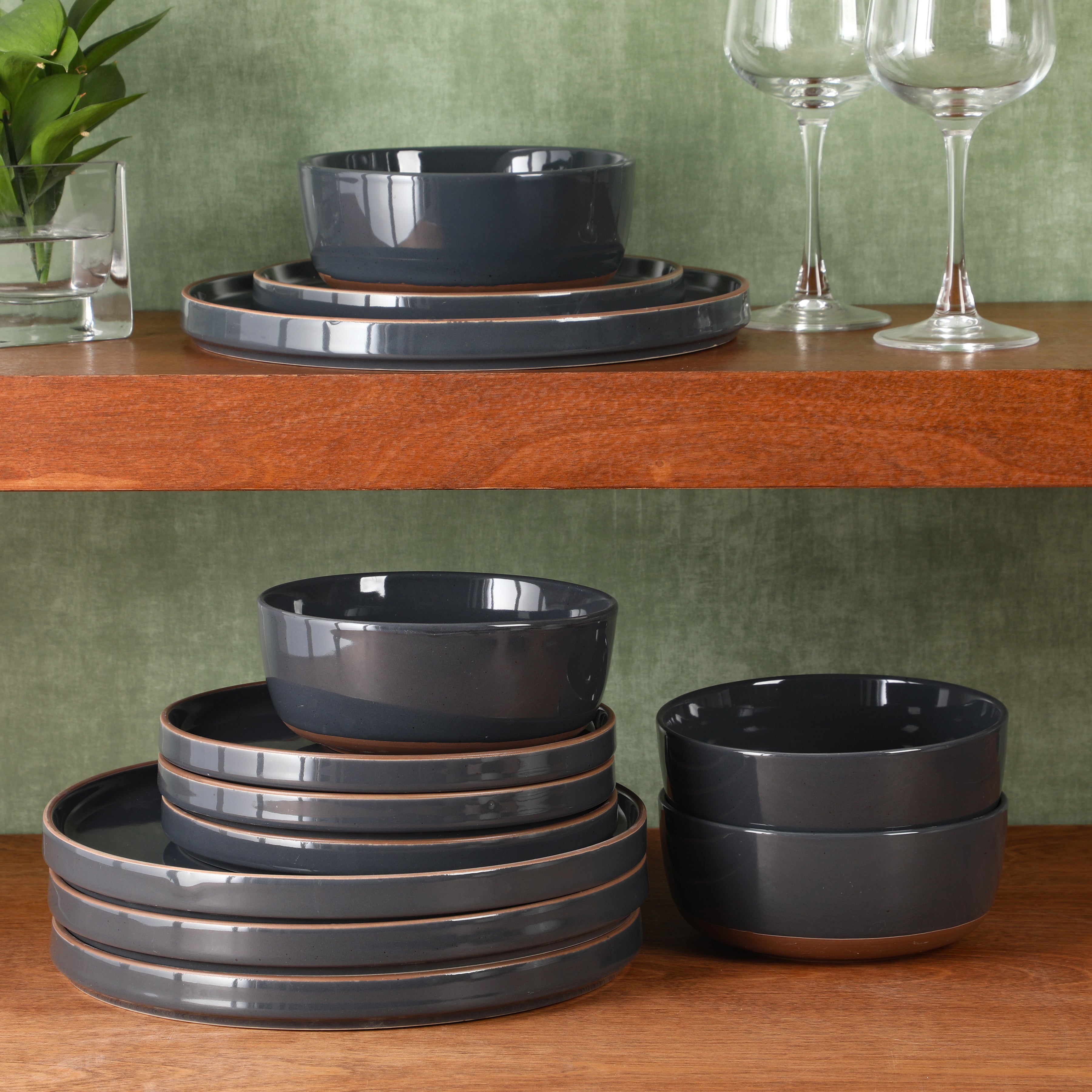 Gibson Elite Northrock Stoneware Dinnerware Set, 16-Piece Service for 4 Plates and Bowls Set – Dishes with Hand-Painted Terracotta Base