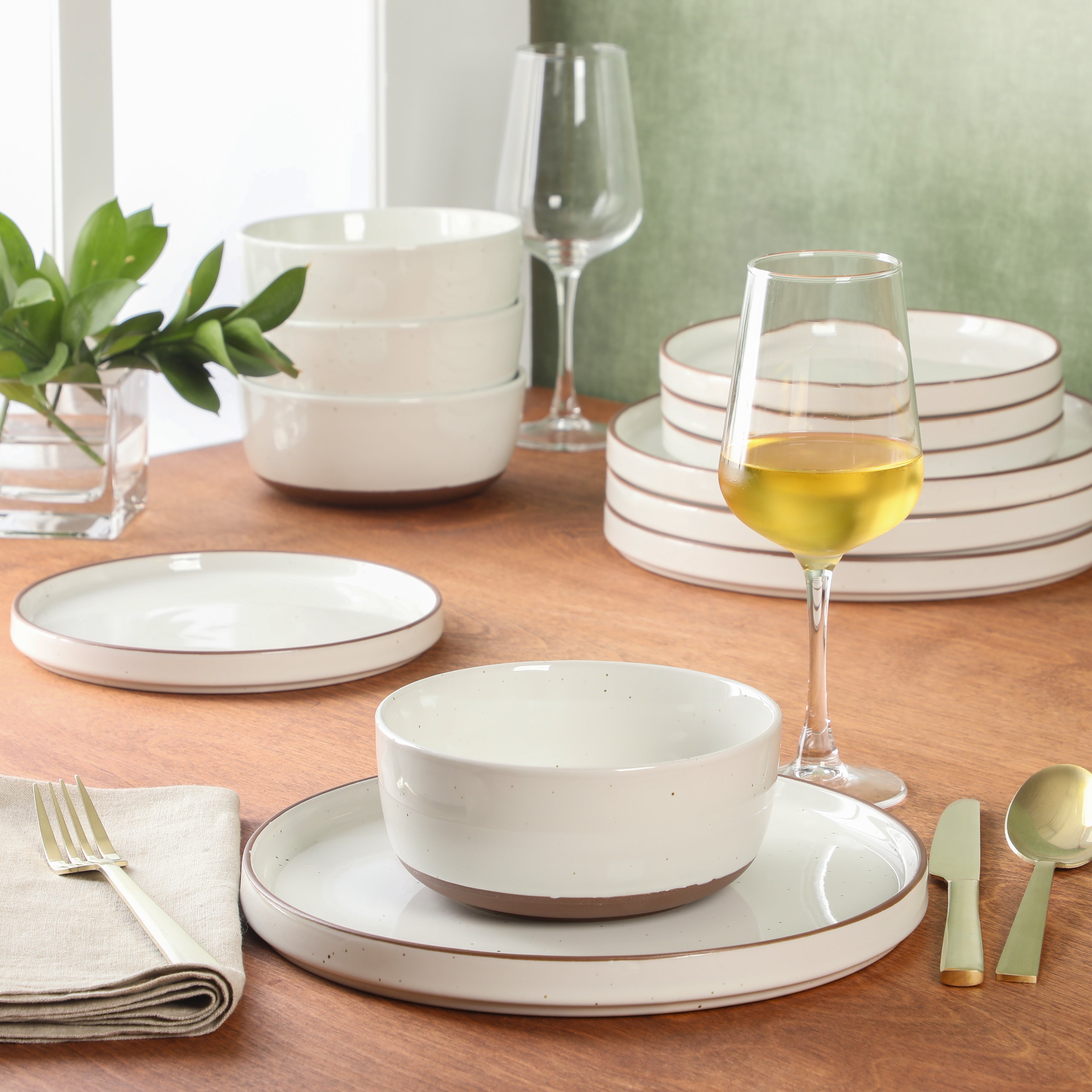 Gibson Elite Northrock Stoneware Dinnerware Set, 16-Piece Service for 4 Plates and Bowls Set – Dishes with Hand-Painted Terracotta Base