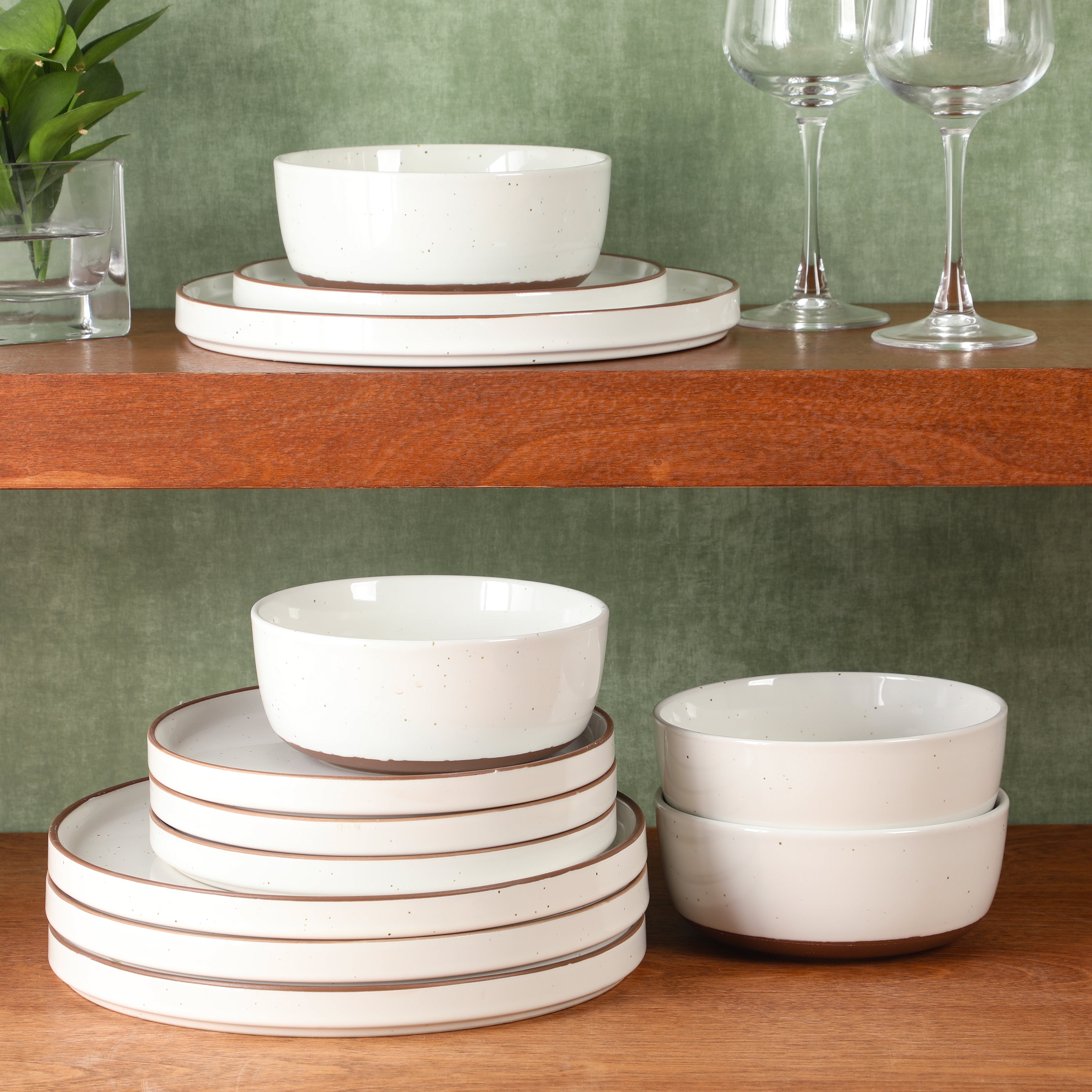 Gibson Elite Northrock Stoneware Dinnerware Set, 16-Piece Service for 4 Plates and Bowls Set – Dishes with Hand-Painted Terracotta Base