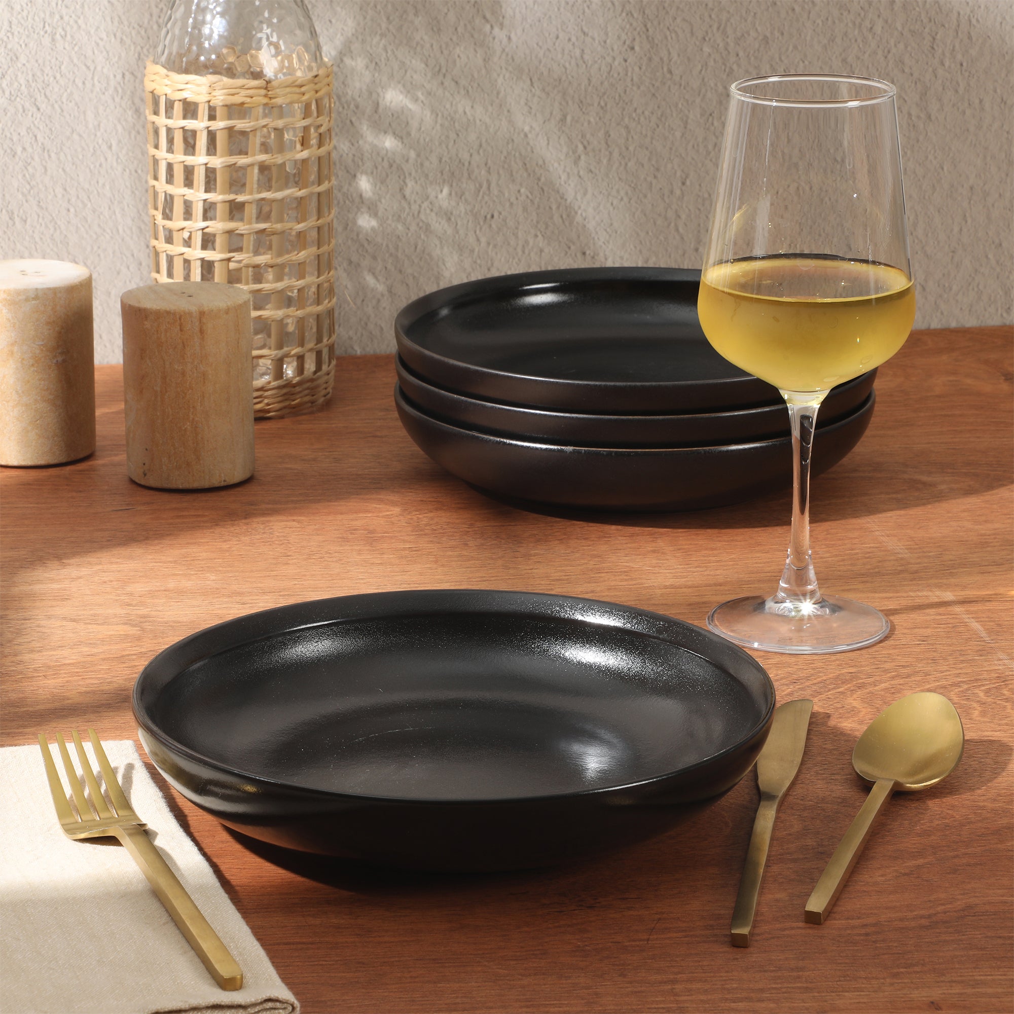 Gibson Elite Beckett 4-Piece Dinner Bowl Set – Reactive Glaze Stoneware – Shallow Pasta Bowls – Wide-Rim Round Design – Microwave & Dishwasher Safe