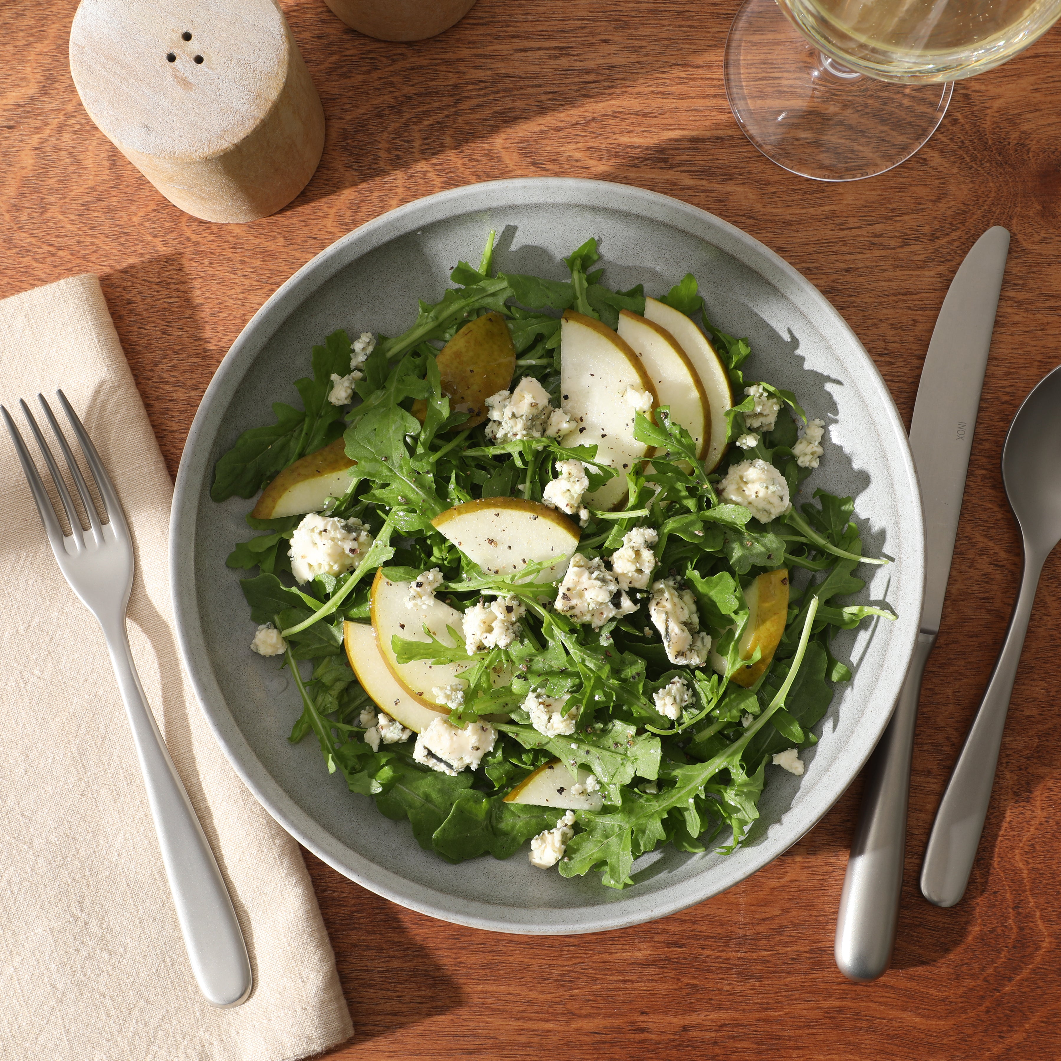 Gibson Elite Beckett 4-Piece Ash White Dinner Bowl Set – Reactive Glaze Stoneware – Shallow Pasta Bowls – Round Wide-Rim Design – Microwave & Dishwasher Safe