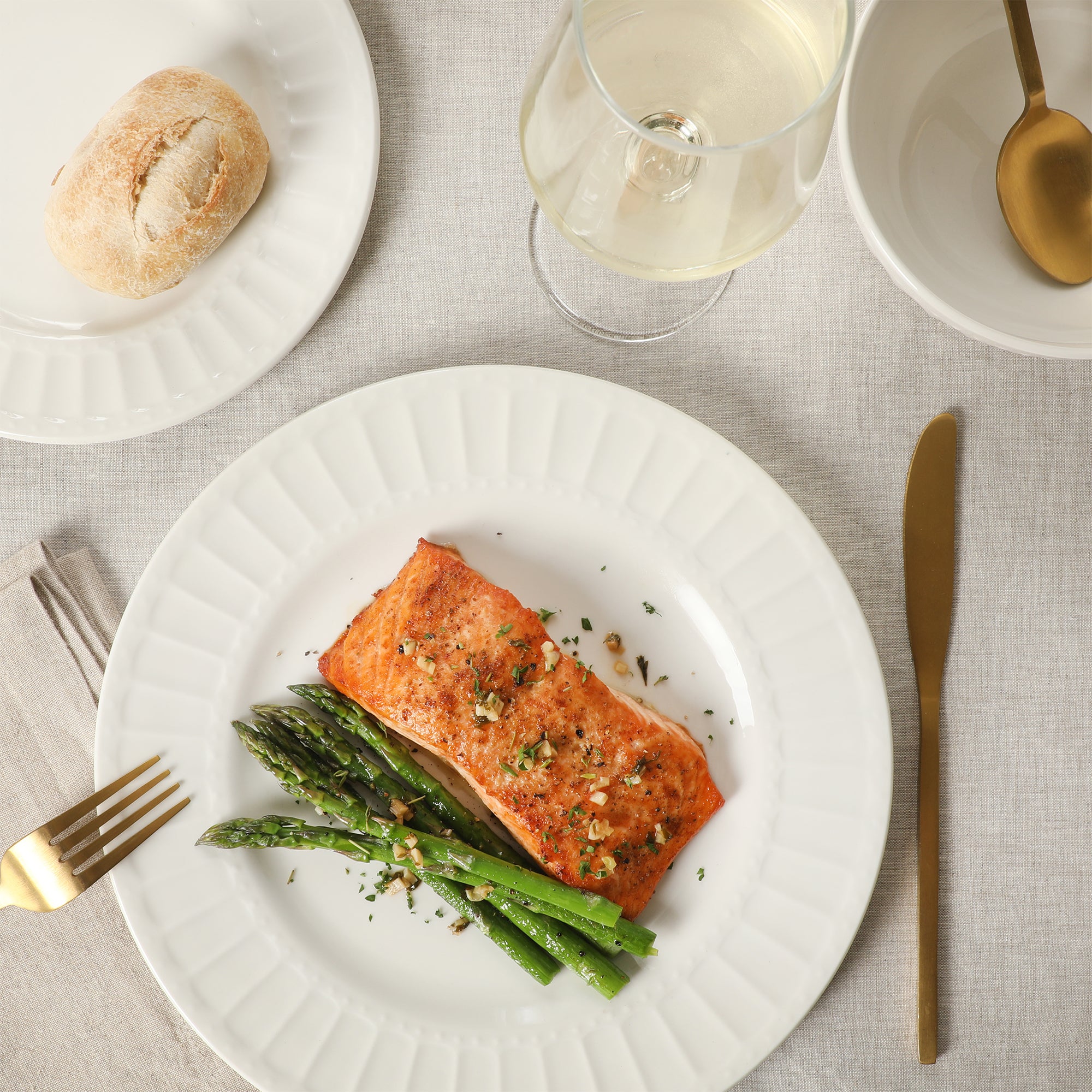 Gibson Home Melbourne White Plates and Bowls Set, 16 Piece Embossed Ceramic Dinnerware Set - Service for 4 Dishes - With Pasta Bowl