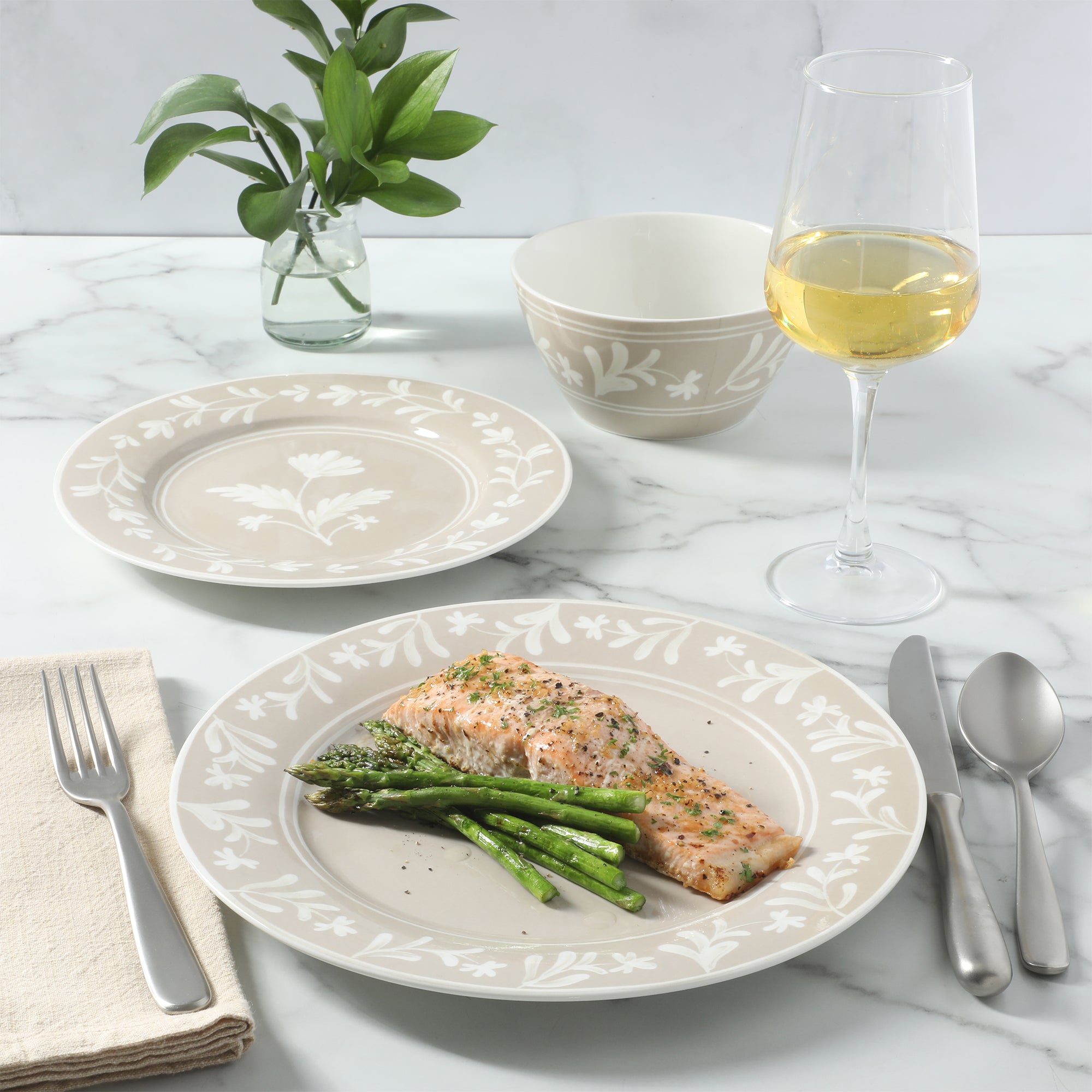 Martha Stewart Maiden Crown 12-Piece Dinnerware Set – Vegan Bone China Ceramic Plates & Bowls – Floral Design – Service for 4 – Dishwasher & Microwave Safe
