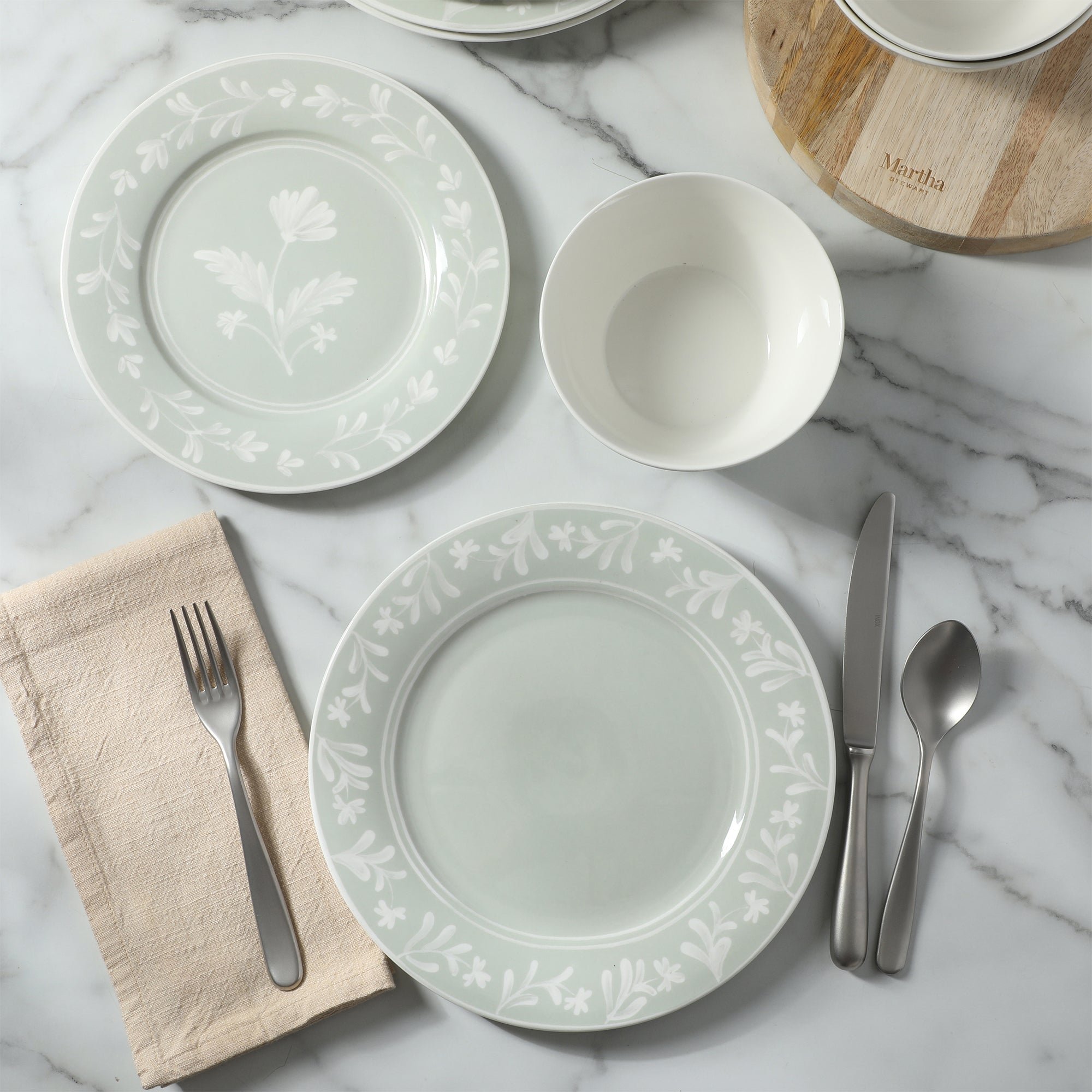 Martha Stewart Maiden Crown 12-Piece Dinnerware Set – Vegan Bone China Ceramic Plates & Bowls – Floral Design – Service for 4 – Dishwasher & Microwave Safe