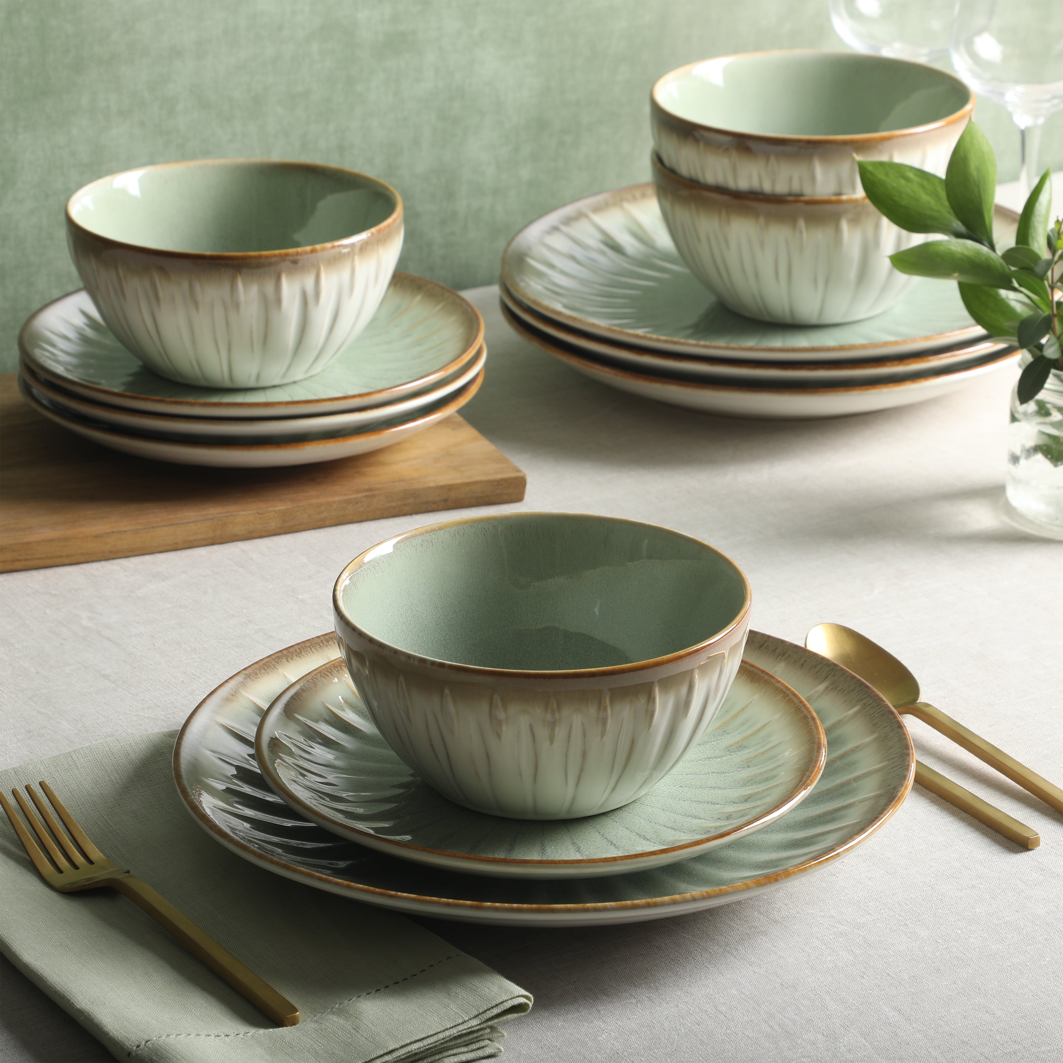 Gibson Elite Trescott Way 12 Piece Reactive Glaze Plates and Bowls Stoneware Dinnerware Set
