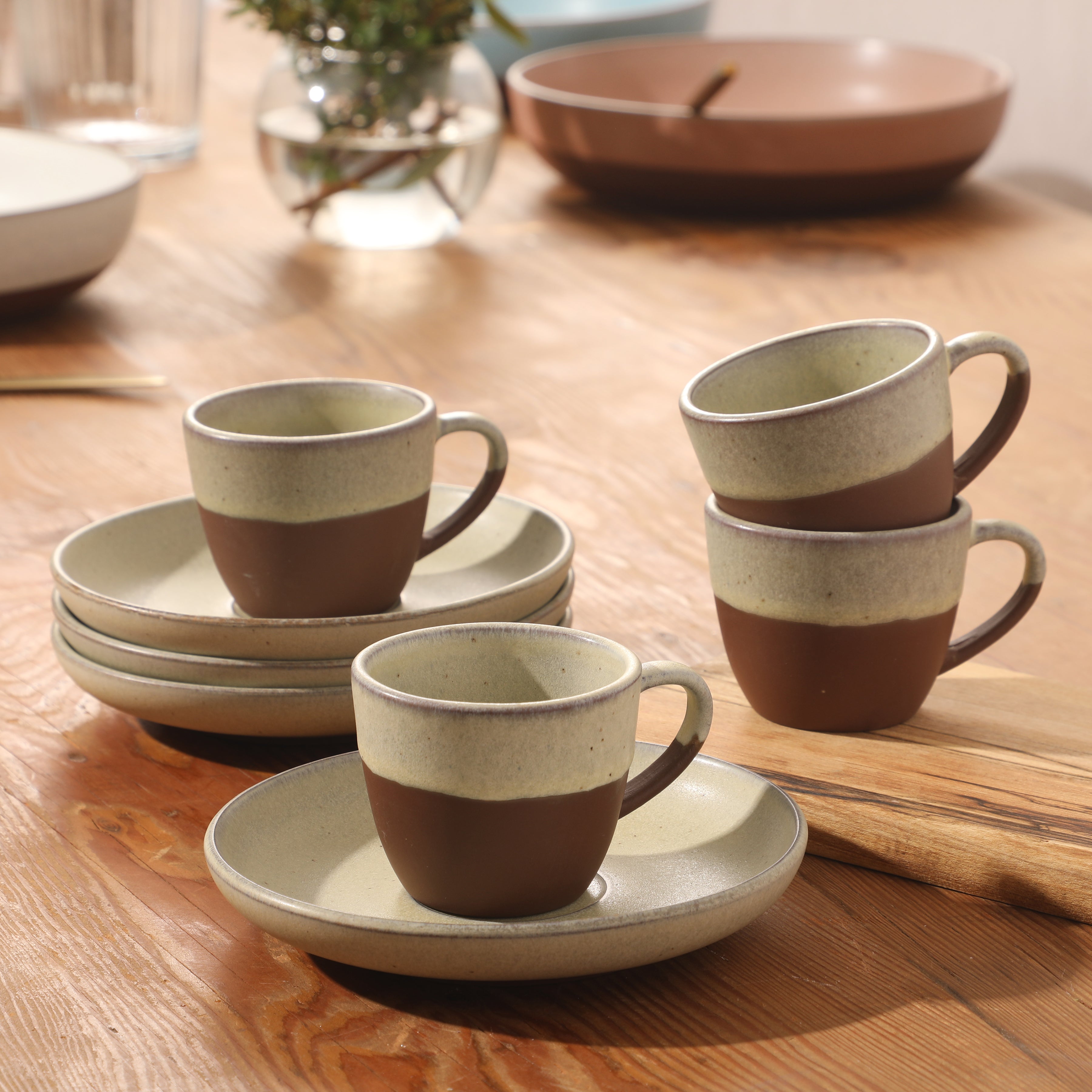 Gibson Elite William Crest 8 Piece Cup & Saucer Set, 4 Stoneware Cups & 4 Saucers, Reactive Glaze Finish, 3.5oz Espresso Cups, 5.5” Saucers, Round Coffee Set, Microwave & Dishwasher Safe