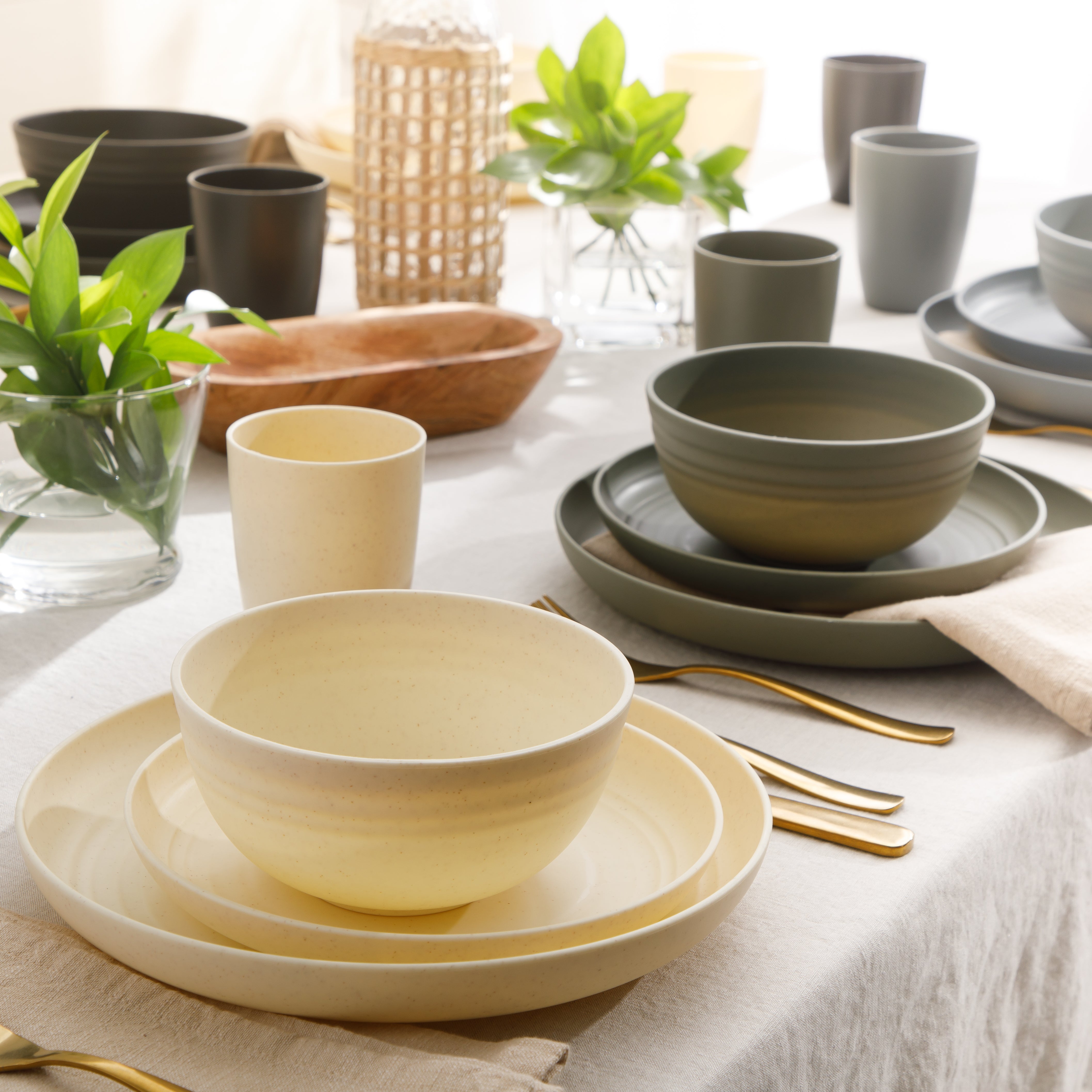 Gibson Home Plates and Bowls Set, 32 Piece Wheat Straw Dinnerware for 8 with Tumblers, Matte, Unbreakable & Lightweight, Dishwasher Safe, 4 Colors