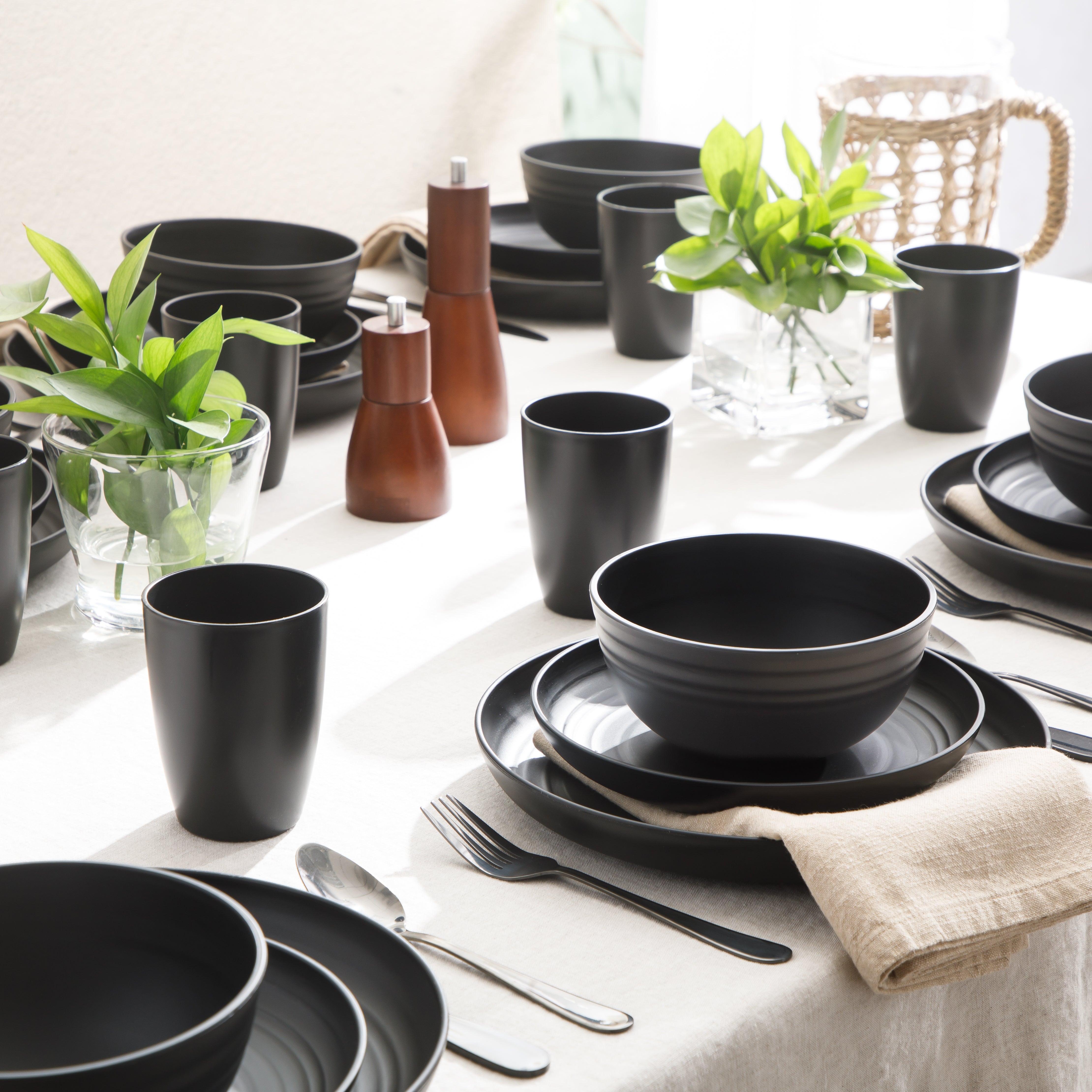 Gibson Home Plates and Bowls Set, 32 Piece Wheat Straw Dinnerware for 8 with Tumblers, Matte, Unbreakable & Lightweight, Dishwasher Safe, 4 Colors