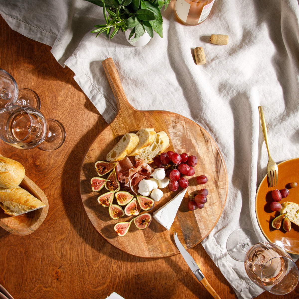 Bloomhouse Mango Wood Round Charcuterie Board with Handle, Serving Board