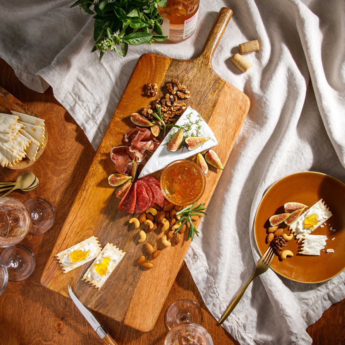 Bloomhouse Mango Wood Rectangular Charcuterie Board with Handle, Serving Board