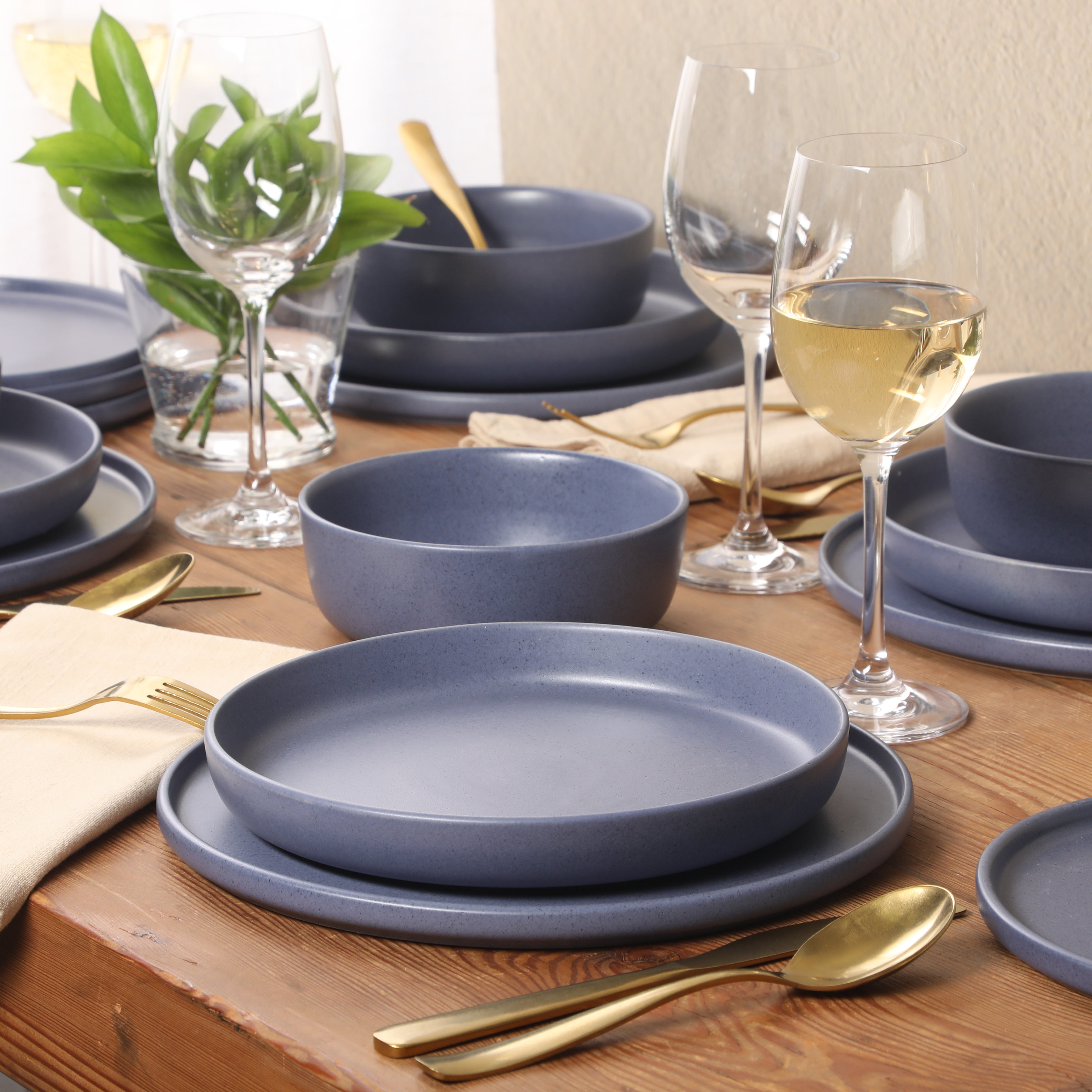Gibson Elite Bayou Moon Plates and Bowls Sets, 16-Piece Matte Stoneware Dinnerware Sets, Solid Color Reactive Glaze Dish Set