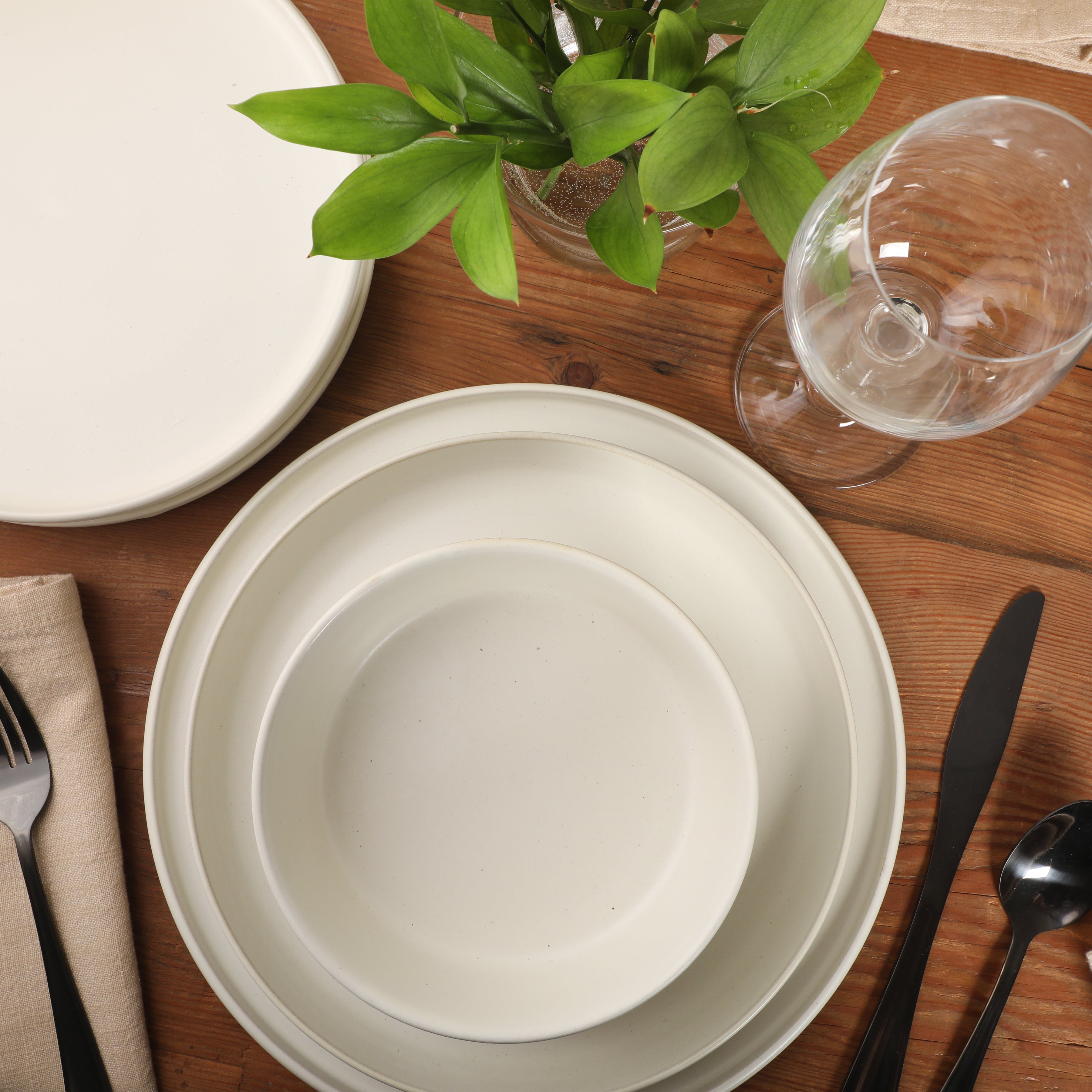 Gibson Elite Bayou Moon Plates and Bowls Sets, 16-Piece Matte Stoneware Dinnerware Sets, Solid Color Reactive Glaze Dish Set