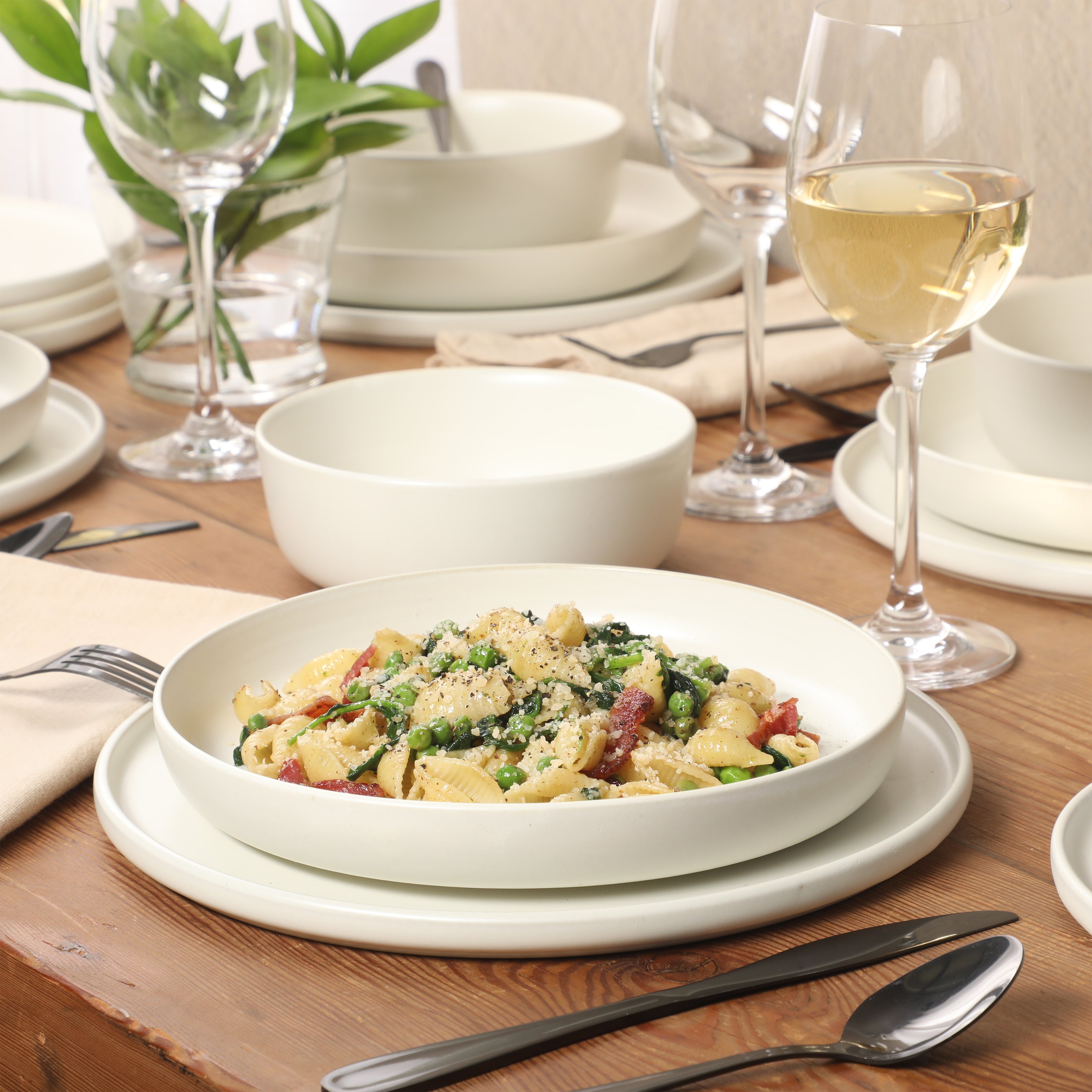 Gibson Elite Bayou Moon Plates and Bowls Sets, 16-Piece Matte Stoneware Dinnerware Sets, Solid Color Reactive Glaze Dish Set