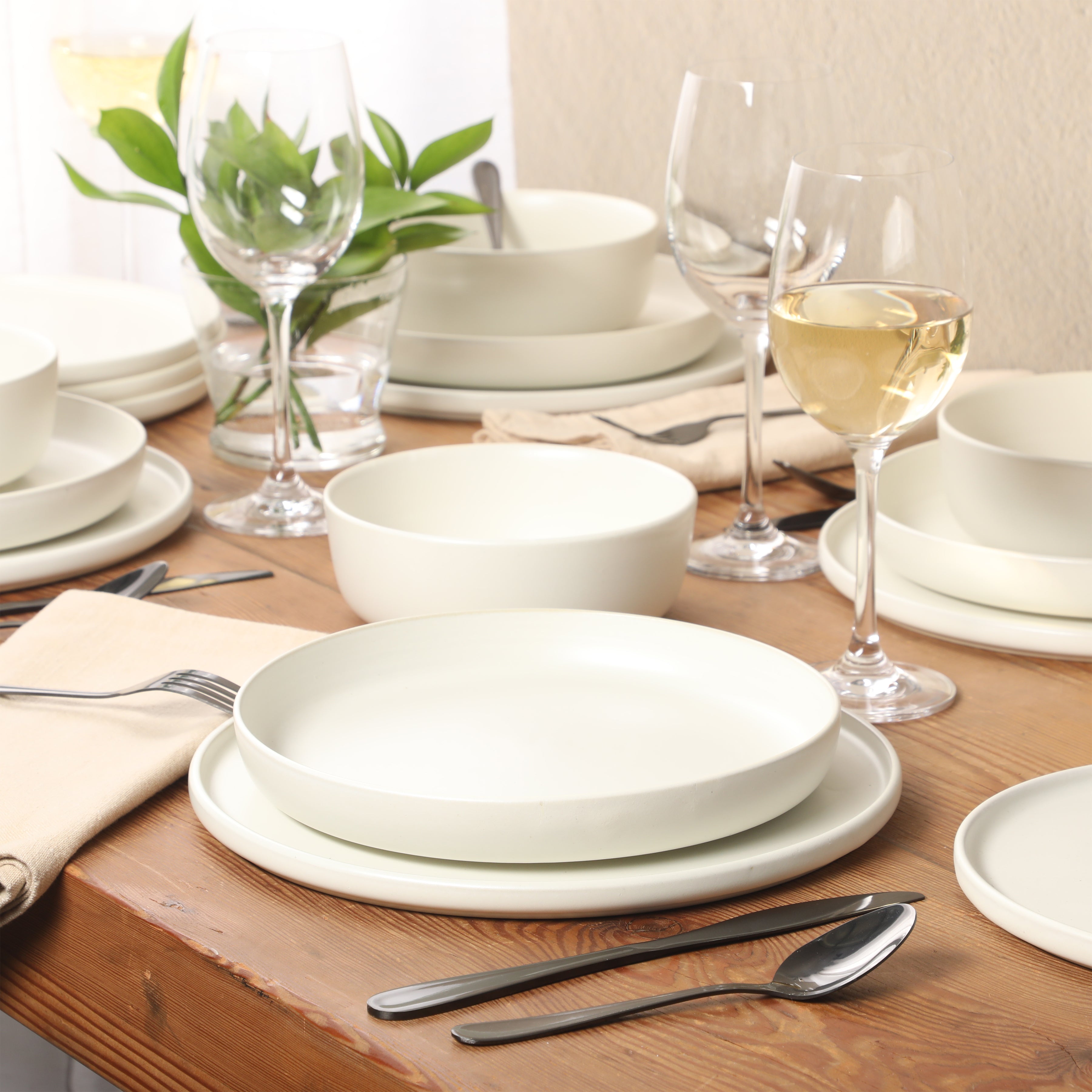 Gibson Elite Bayou Moon Plates and Bowls Sets, 16-Piece Matte Stoneware Dinnerware Sets, Solid Color Reactive Glaze Dish Set