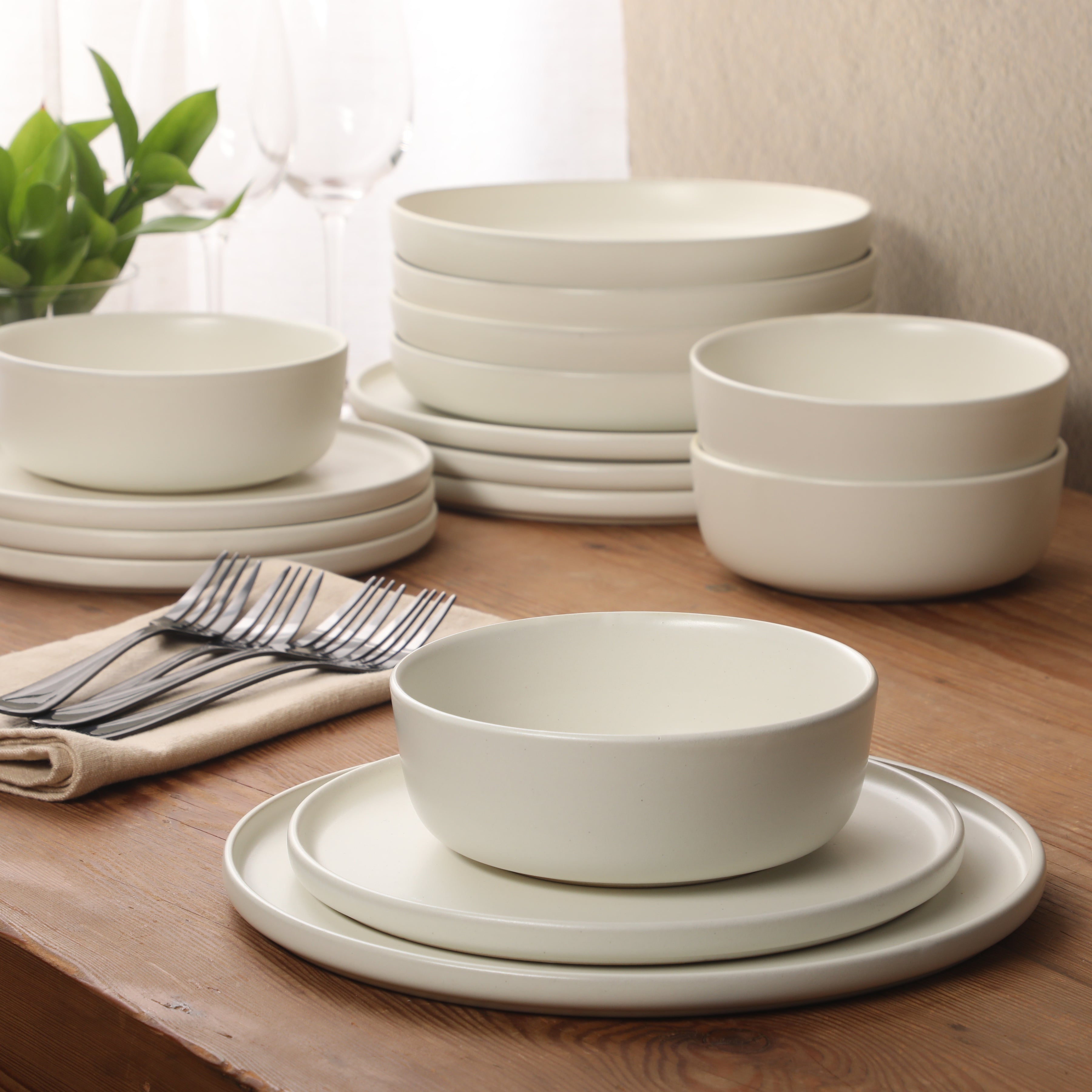 Gibson Elite Bayou Moon Plates and Bowls Sets, 16-Piece Matte Stoneware Dinnerware Sets, Solid Color Reactive Glaze Dish Set