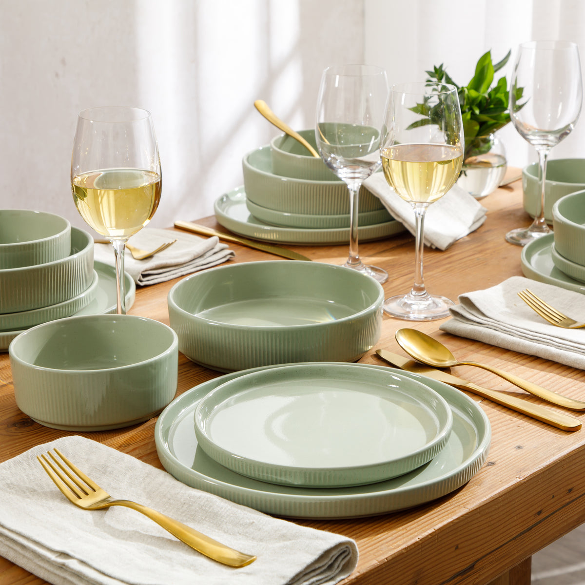 Gibson Elite Highspire 16-Piece Embossed Stoneware Dinnerware Set for 4