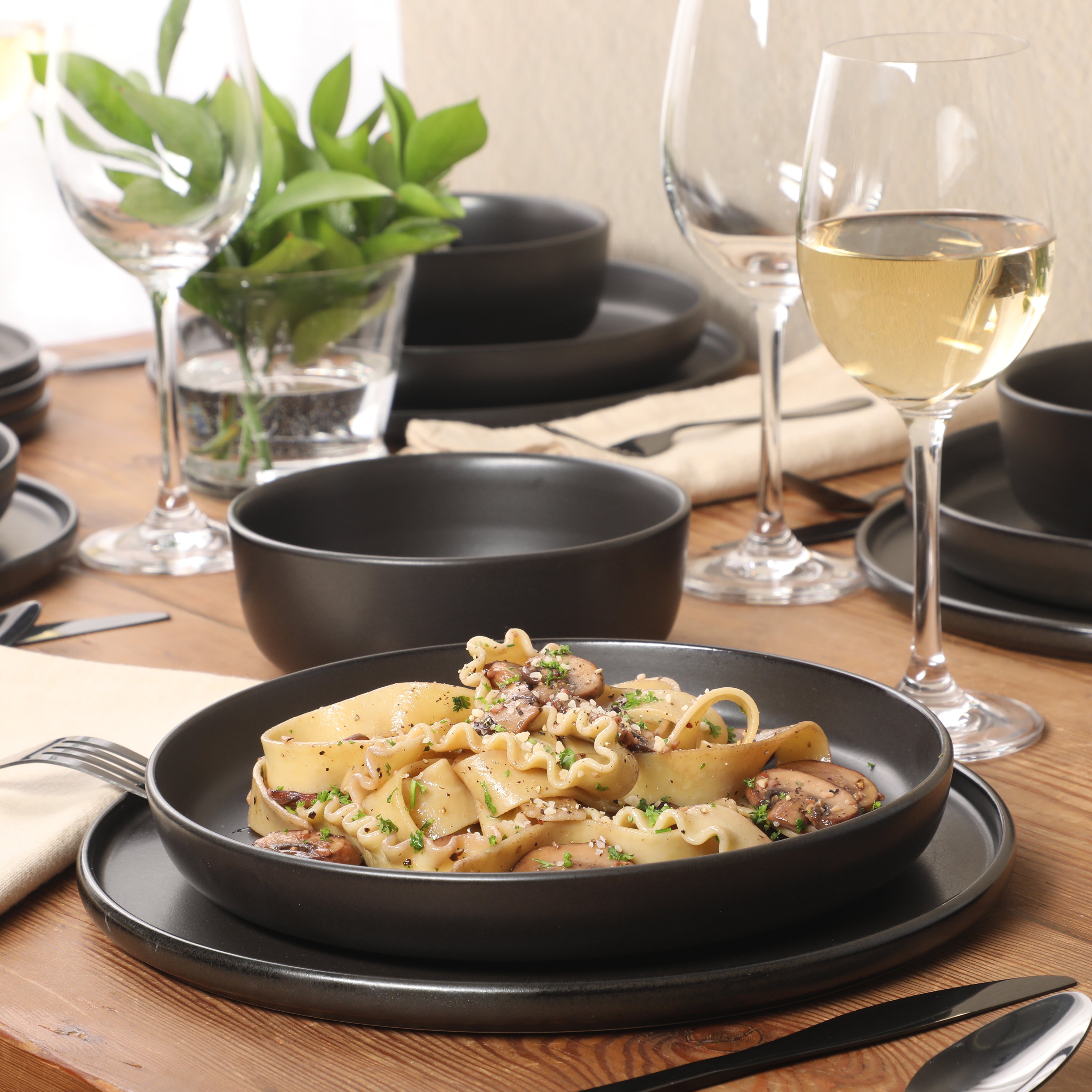 Gibson Elite Bayou Moon Plates and Bowls Sets, 16-Piece Matte Stoneware Dinnerware Sets, Solid Color Reactive Glaze Dish Set
