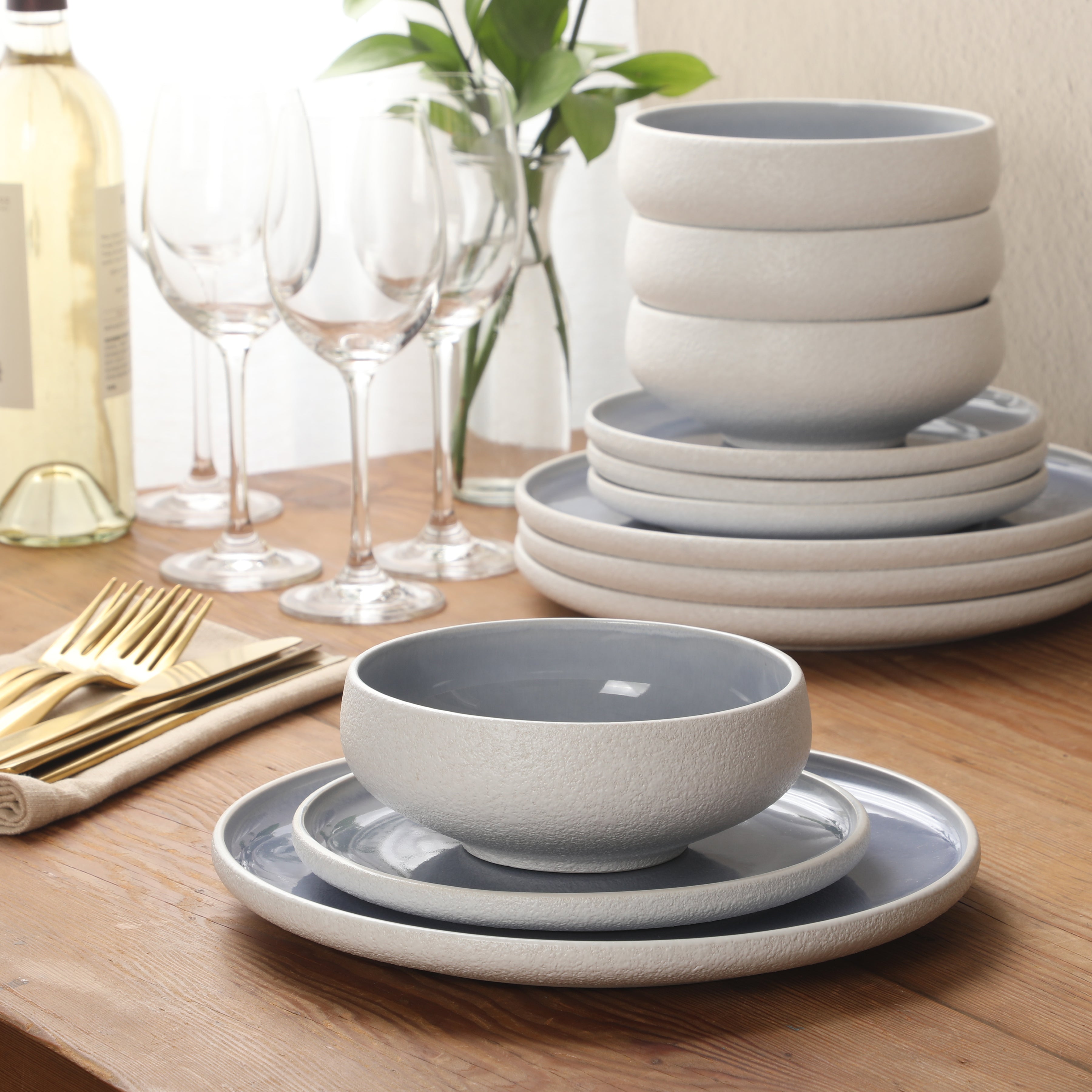 Gibson Elite Pacifco Beach Plates and Bowls Sets, 12-Piece Stoneware Dinnerware Sets, Reactive Glaze Dish Set