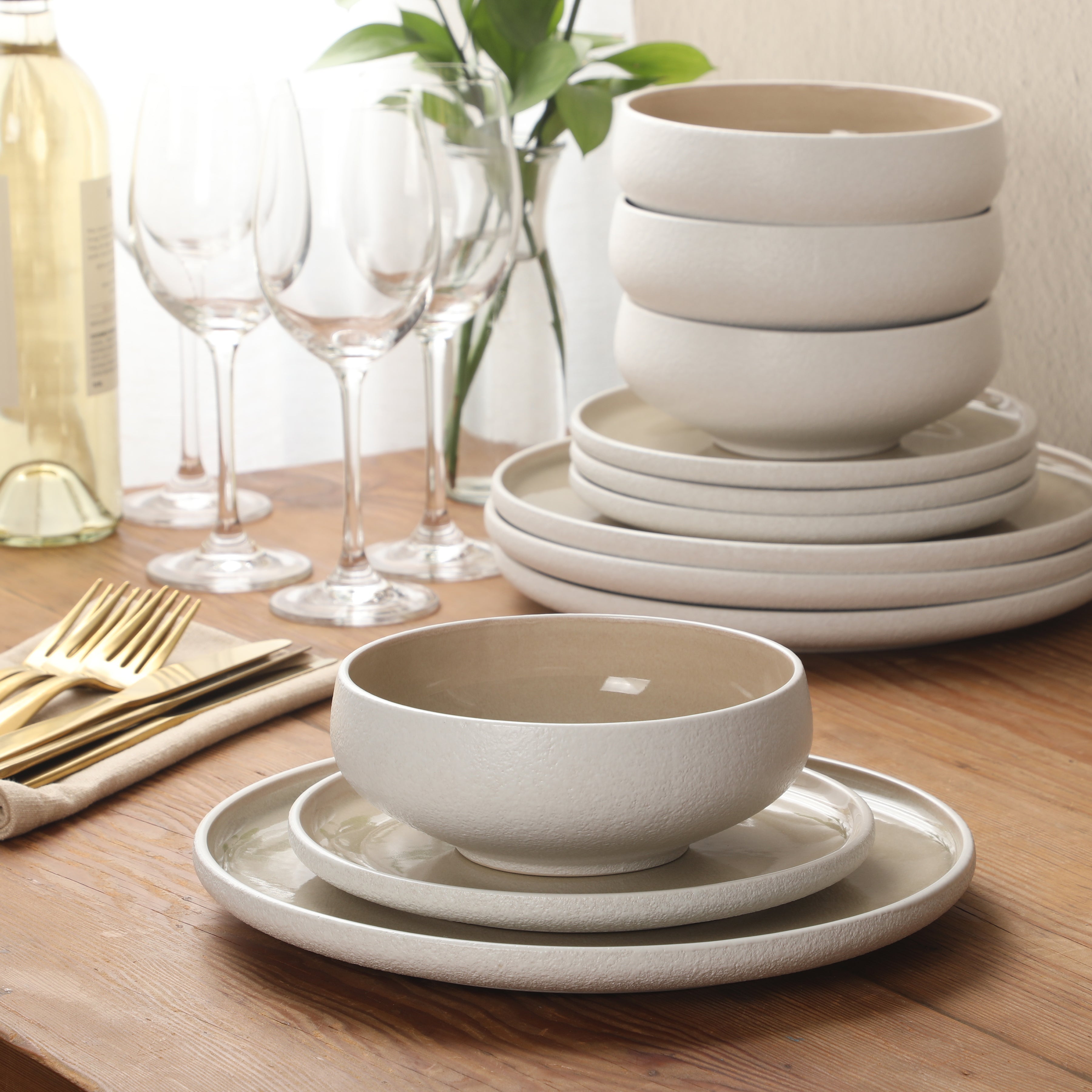 Gibson Elite Pacifco Beach Plates and Bowls Sets, 12-Piece Stoneware Dinnerware Sets, Reactive Glaze Dish Set