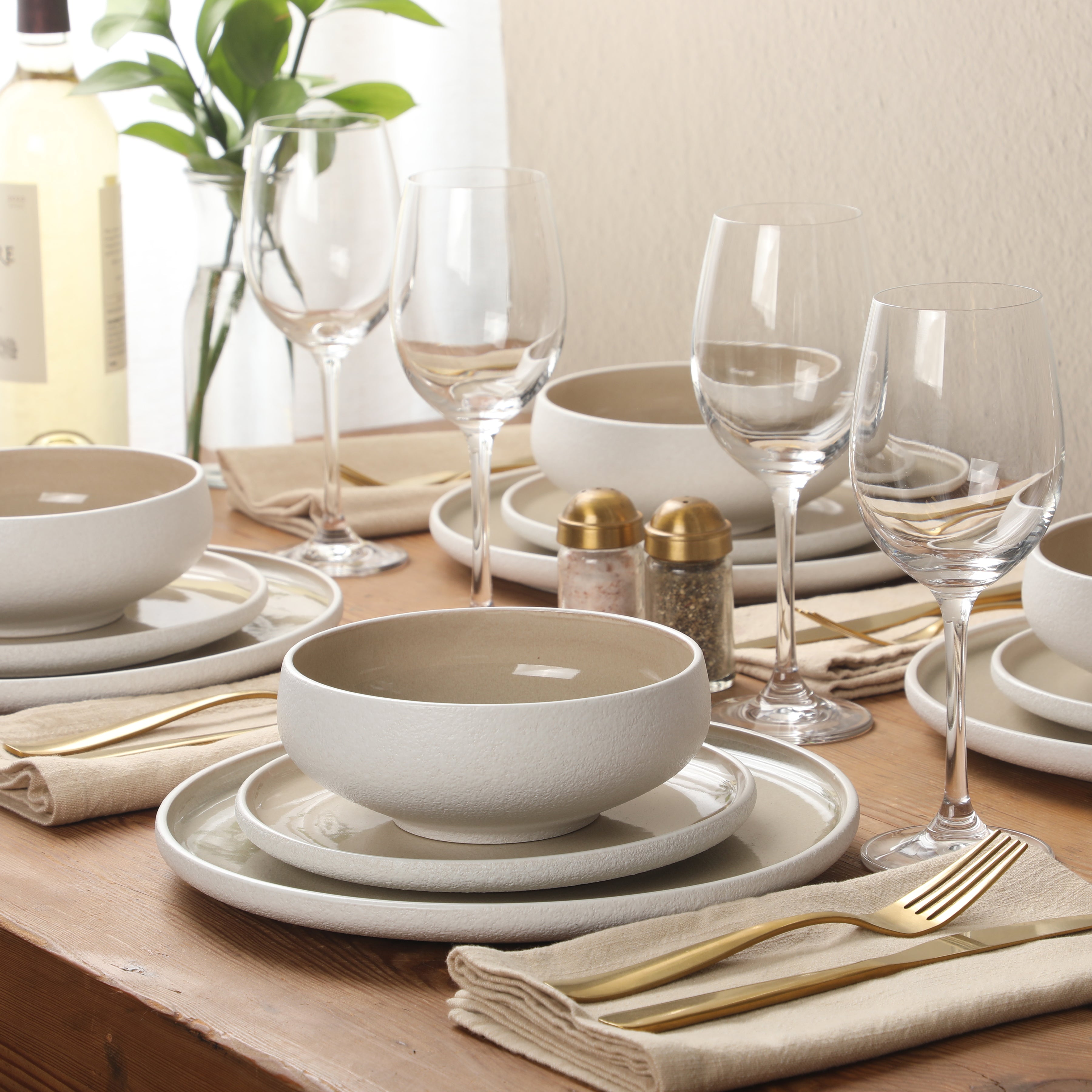 Gibson Elite Pacifco Beach Plates and Bowls Sets, 12-Piece Stoneware Dinnerware Sets, Reactive Glaze Dish Set