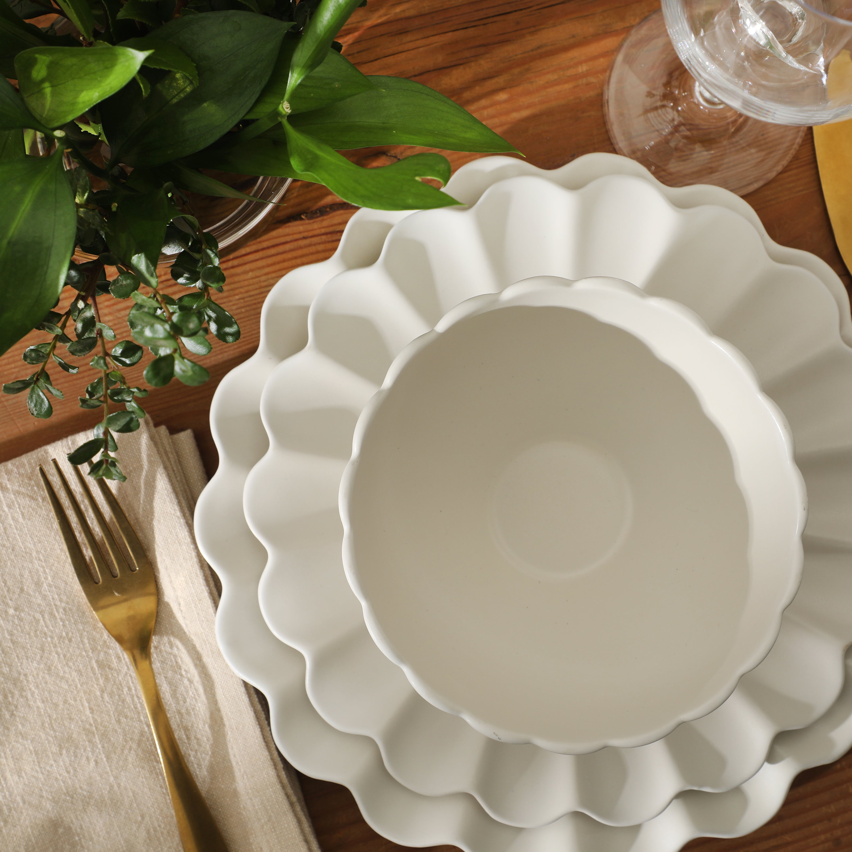 Gibson Elite Plates and Bowls Sets, 12-Piece Stoneware Dinnerware Set for 4, Scalloped Dish Set with Dinner Plates, Salad Plates & Bowls