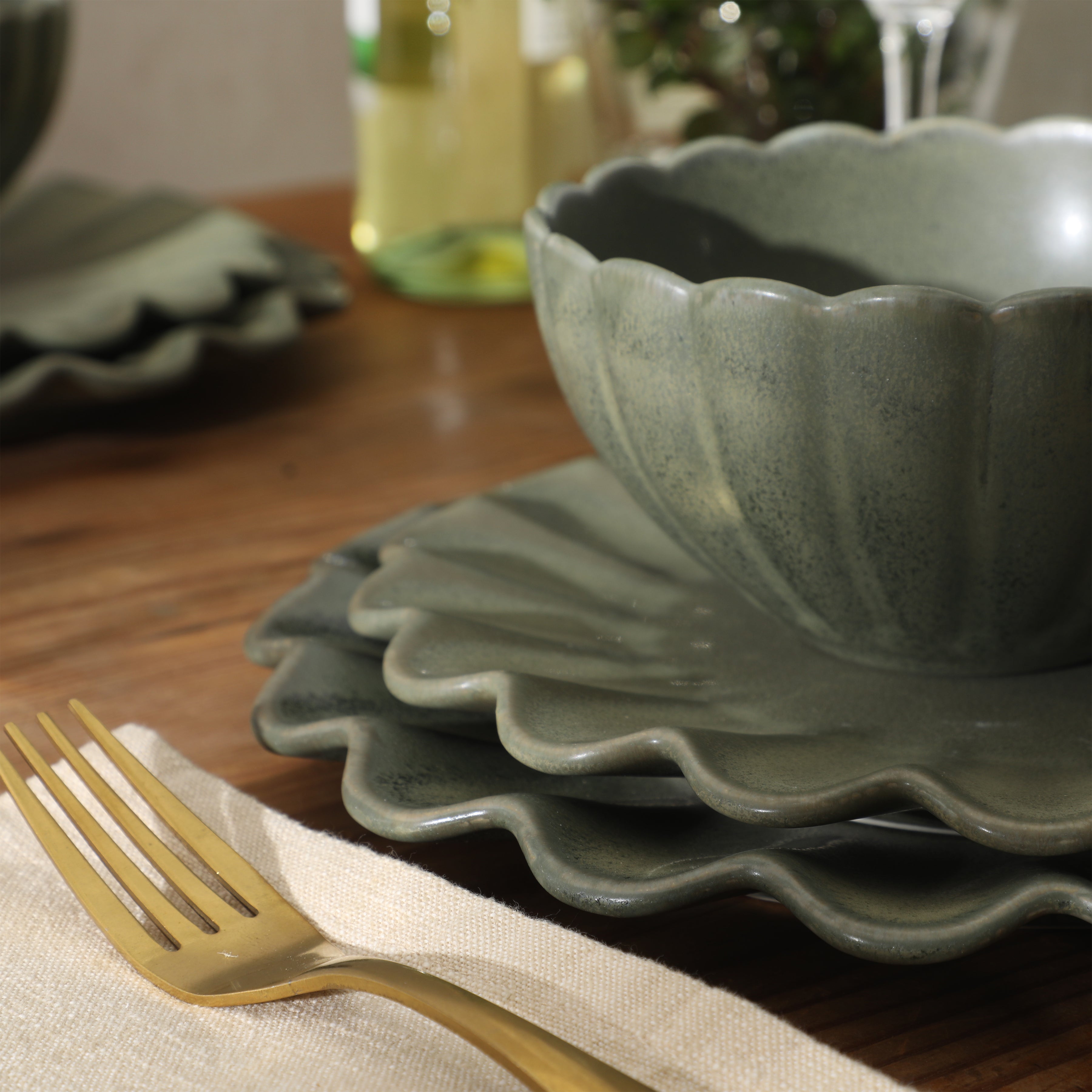 Gibson Elite Plates and Bowls Sets, 12-Piece Stoneware Dinnerware Set for 4, Scalloped Dish Set with Dinner Plates, Salad Plates & Bowls
