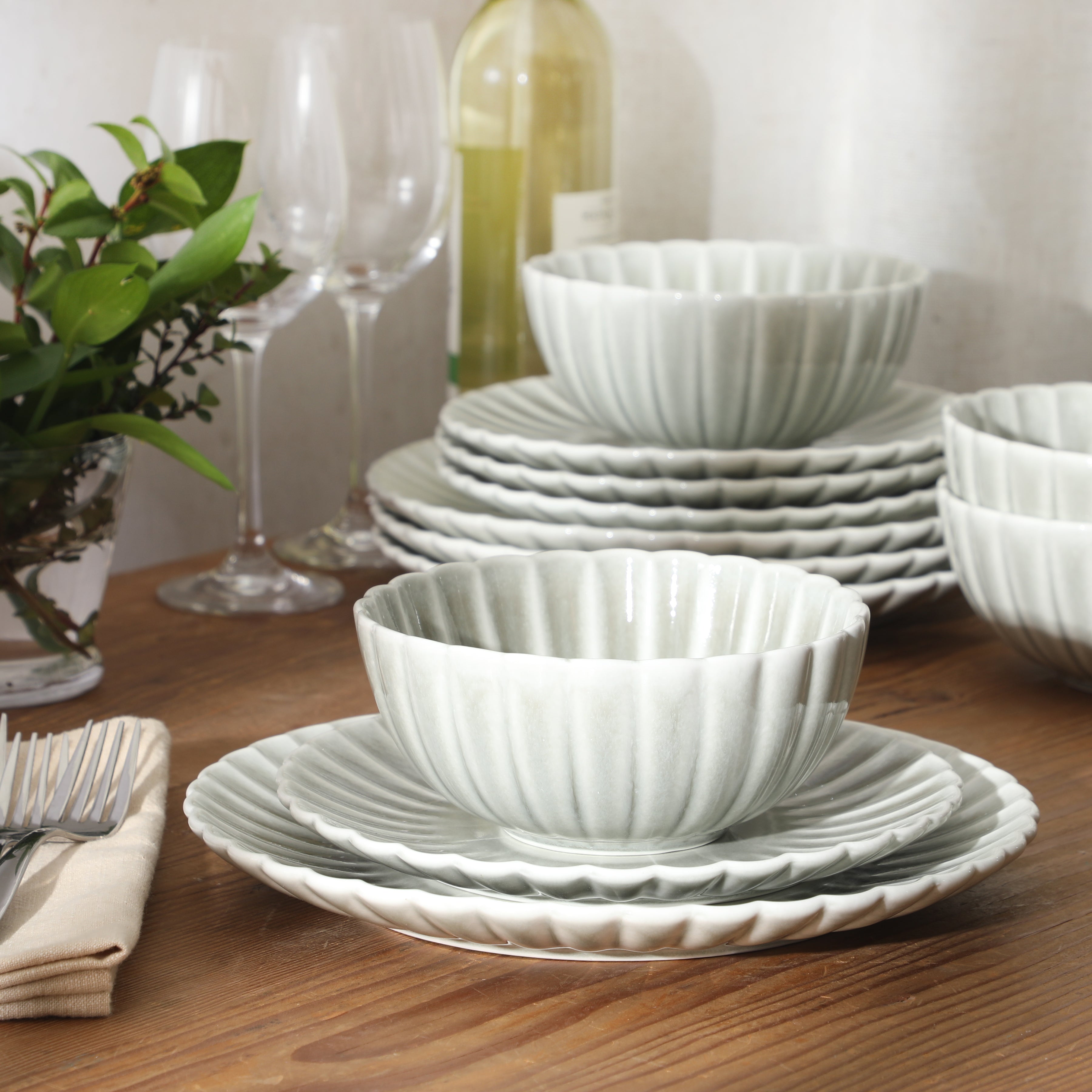 Gibson Elite Peach Orchard 12-Piece New Bone China Dinnerware Set Service for 4, Embossed Fluted Plates and Bowls, Dishwasher Safe