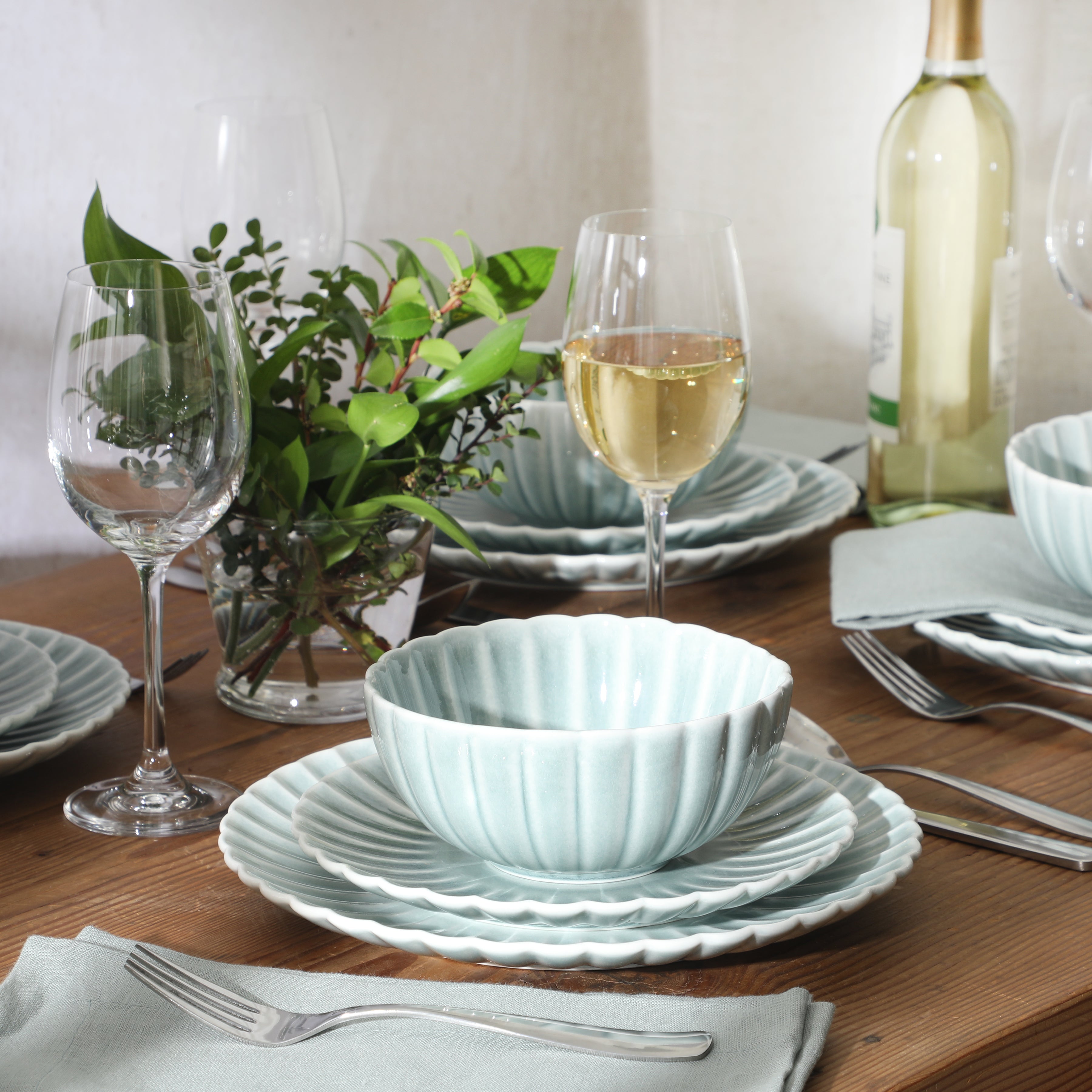 Gibson Elite Peach Orchard 12-Piece New Bone China Dinnerware Set Service for 4, Embossed Fluted Plates and Bowls, Dishwasher Safe
