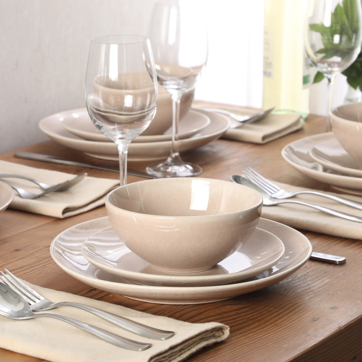 Gibson Elite Castle Peak Plates and Bowls Set, 12-Piece Dinnerware Set, Reactive Glaze Stoneware Dishes, Dinner Plates, Salad Plates & Cereal Bowls