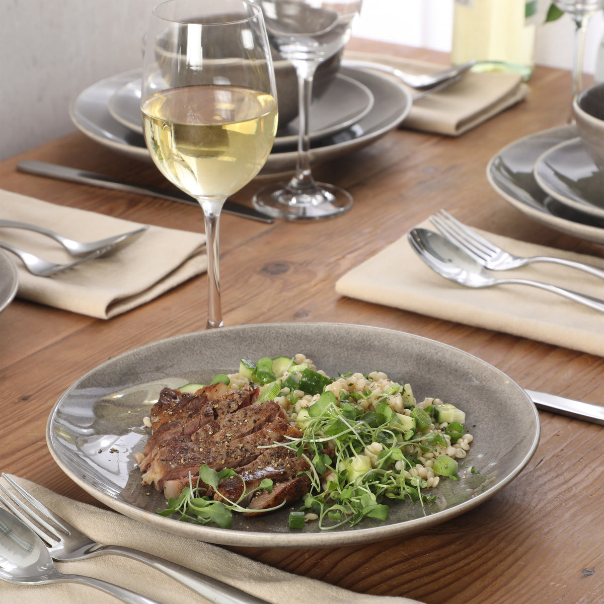 Gibson Elite Castle Peak Plates and Bowls Set, 12-Piece Dinnerware Set, Reactive Glaze Stoneware Dishes, Dinner Plates, Salad Plates & Cereal Bowls