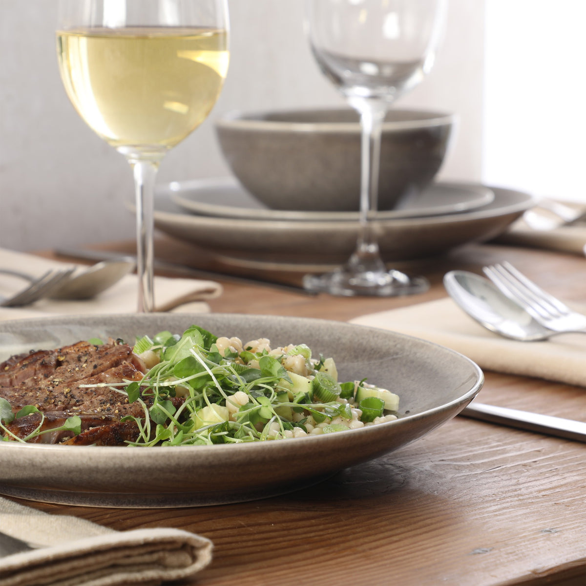 Gibson Elite Castle Peak Plates and Bowls Set, 12-Piece Dinnerware Set, Reactive Glaze Stoneware Dishes, Dinner Plates, Salad Plates & Cereal Bowls