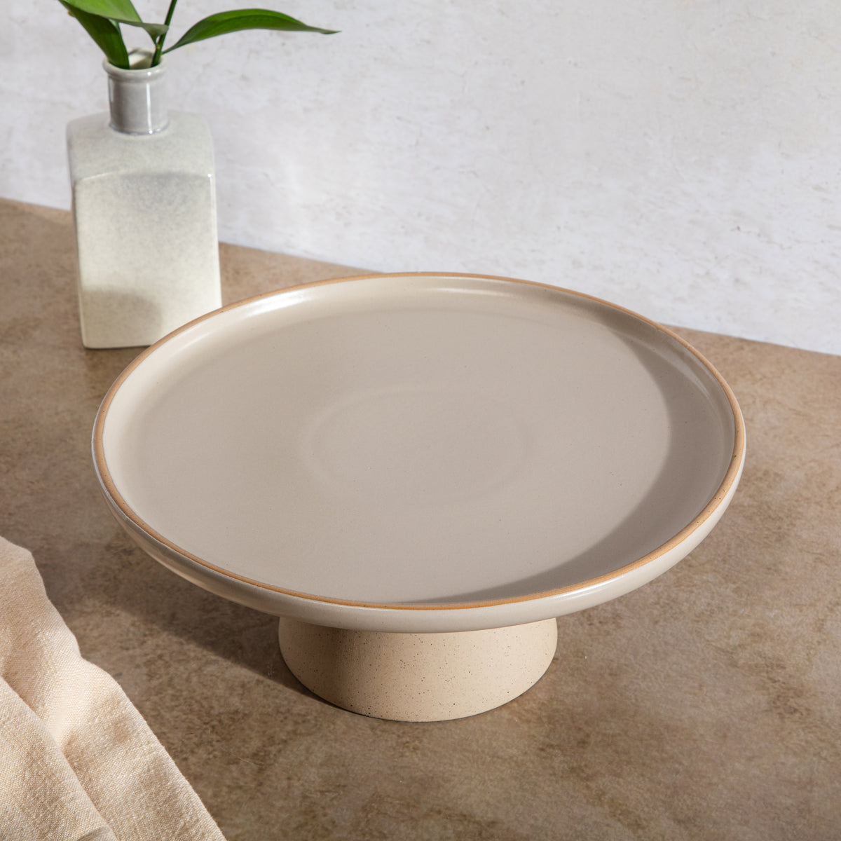 Gibson Elite Turtle Rock Cake Stand, 10 Inch Round Ceramic Stoneware Pedestal, Wedding Cake Plate & Dessert Riser, Taupe