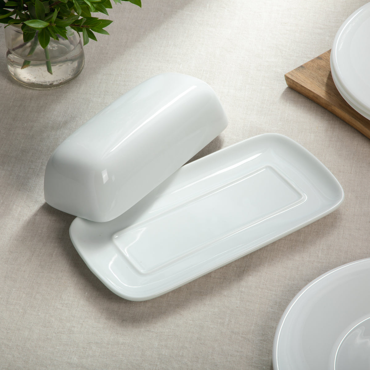 Gibson Home Gracious Dining Ceramic Butter Dish with Lid, 8.3 Inch, White