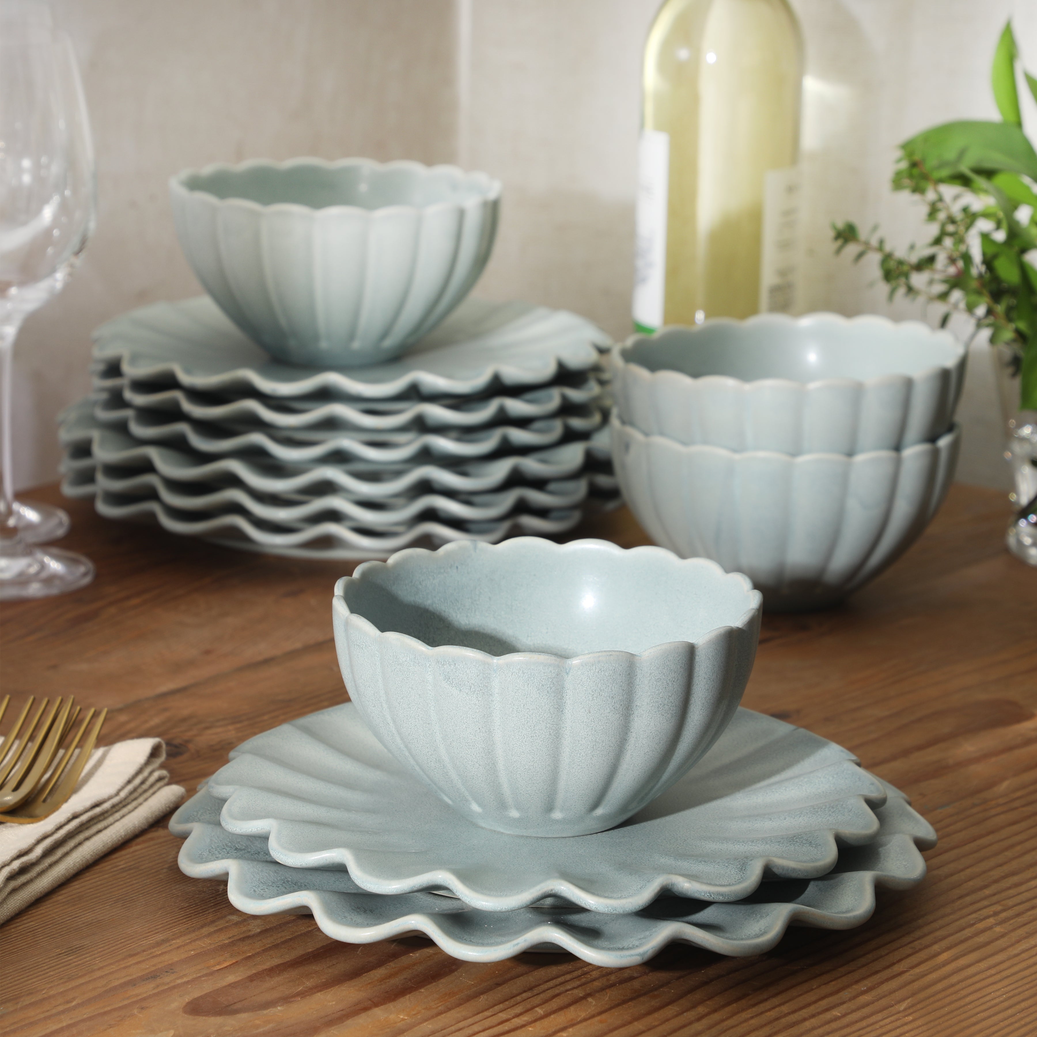 Gibson Elite Plates and Bowls Sets, 12-Piece Stoneware Dinnerware Set for 4, Scalloped Dish Set with Dinner Plates, Salad Plates & Bowls