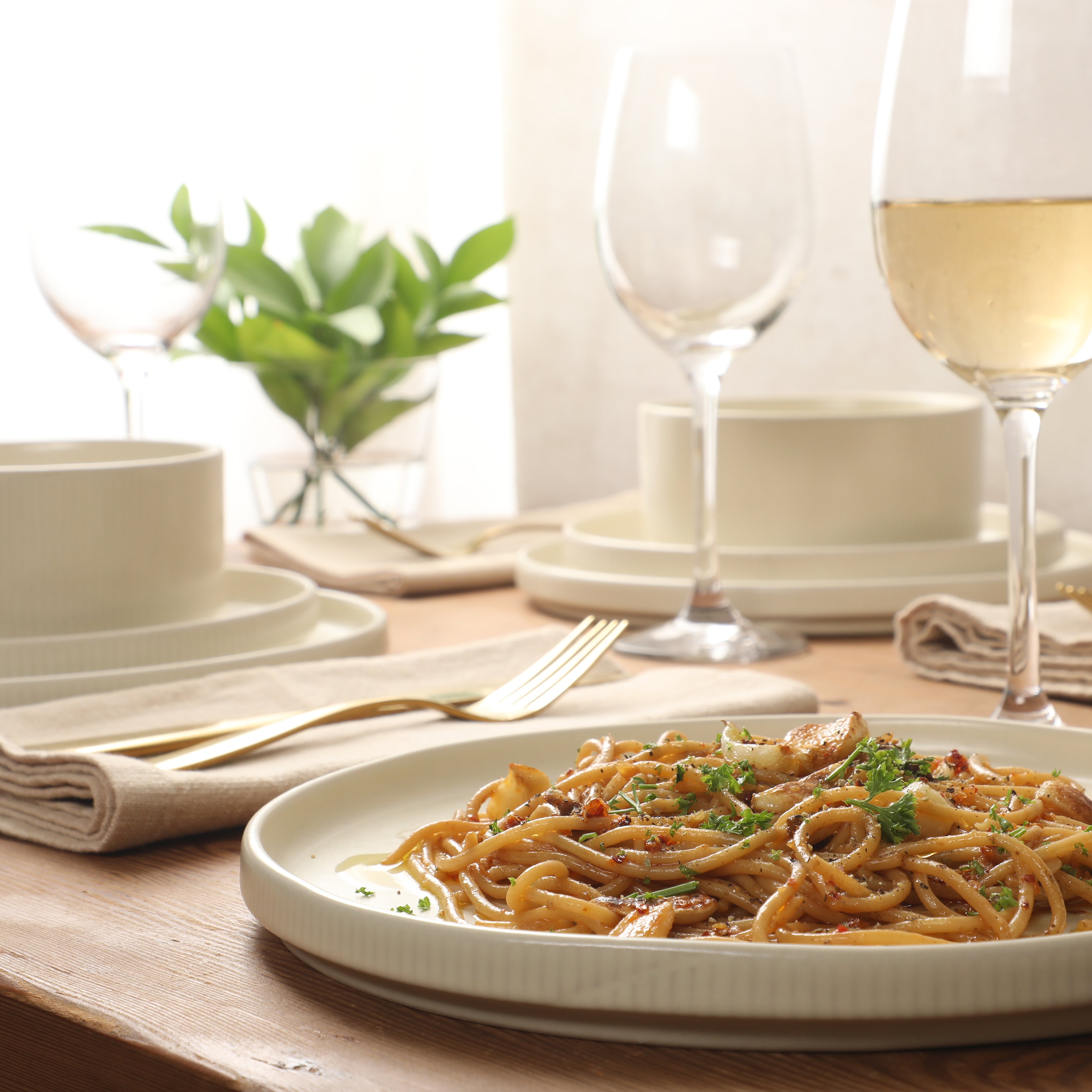 Gibson Elite Avant-Garde 12 Piece Stoneware Dinnerware Set for 4, Plates and Bowls Set with Reactive Glaze,  Dinner Plates, Salad Plates, Bowls