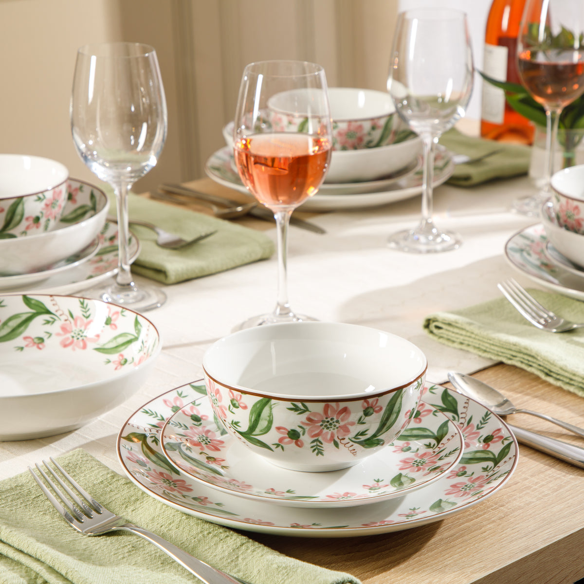 Martha Stewart Pink Serendade 16-Piece Porcelain Dinnerware, photo 2