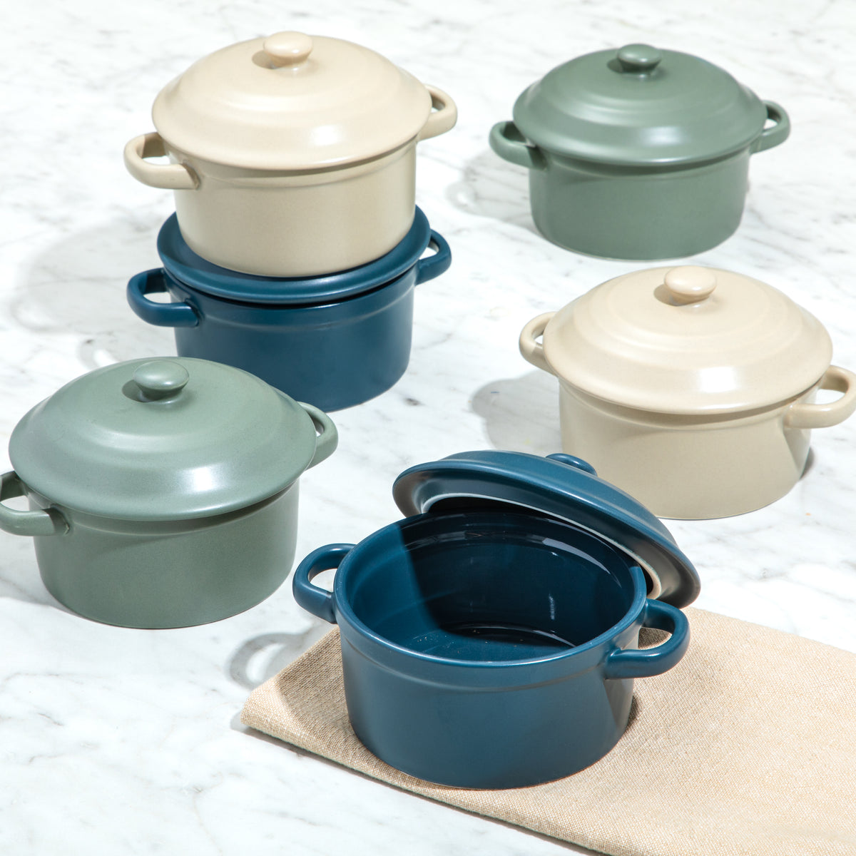 Crockpot Pembury 6 Pack 9.6 Oz Stoneware Mini Casserole Dishes with Lids, Assorted Colors