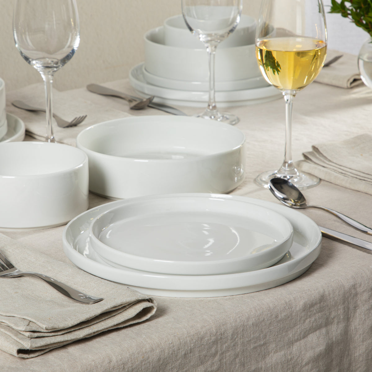 Gibson Home Plates and Bowls Set, 16 Piece Ceramic Dinnerware Set for 4, Stackable, Dishwasher & Microwave Safe, White