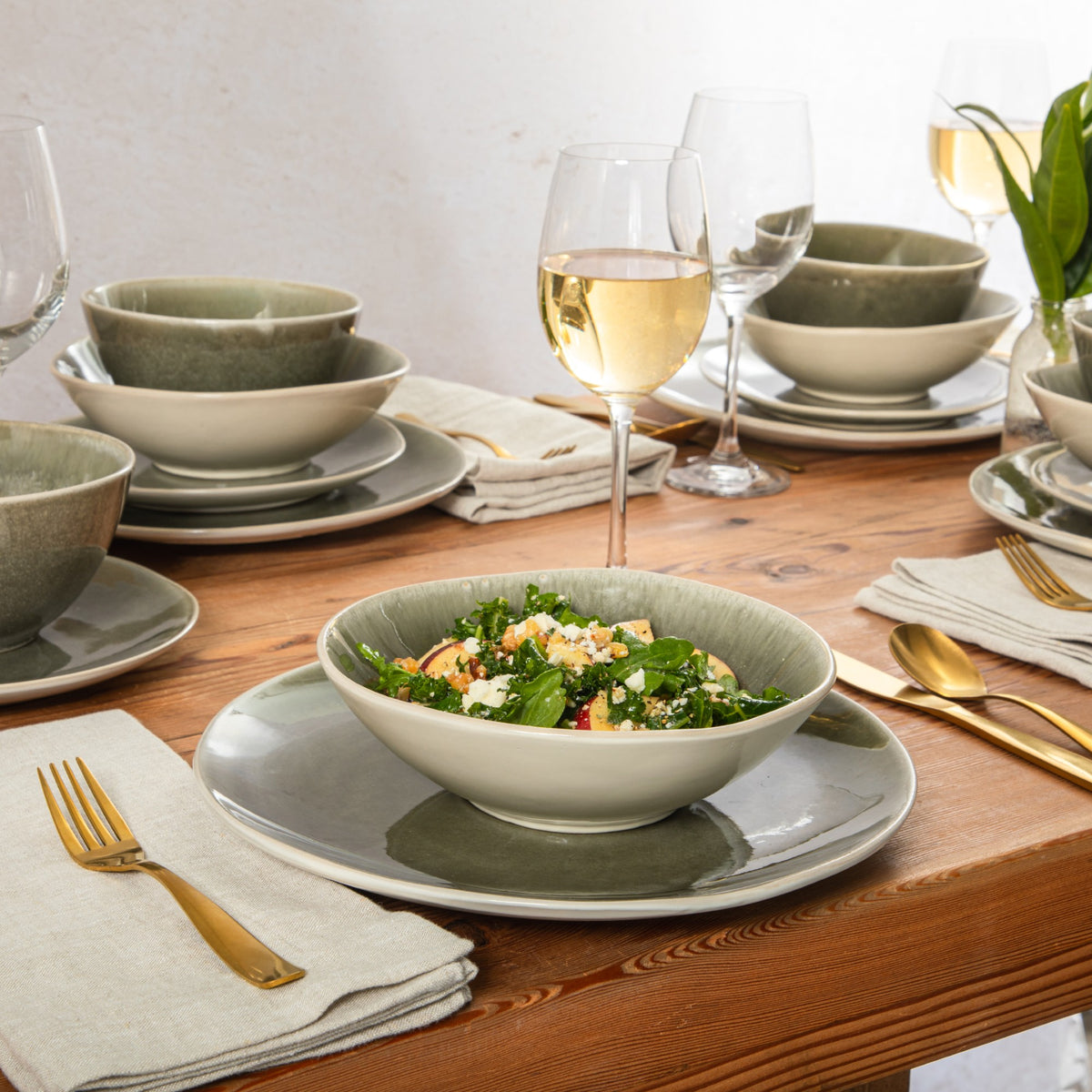 Gibson Elite Cathedral City Dinnerware Set, Green Reactive Glaze Stoneware, Service for 4, 16 Piece